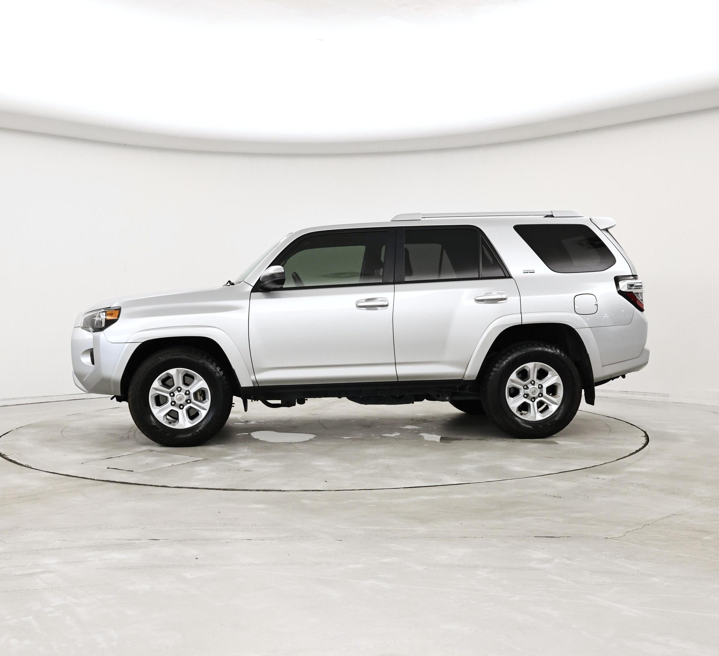 Thumbnail: 2017 Toyota 4Runner - 3