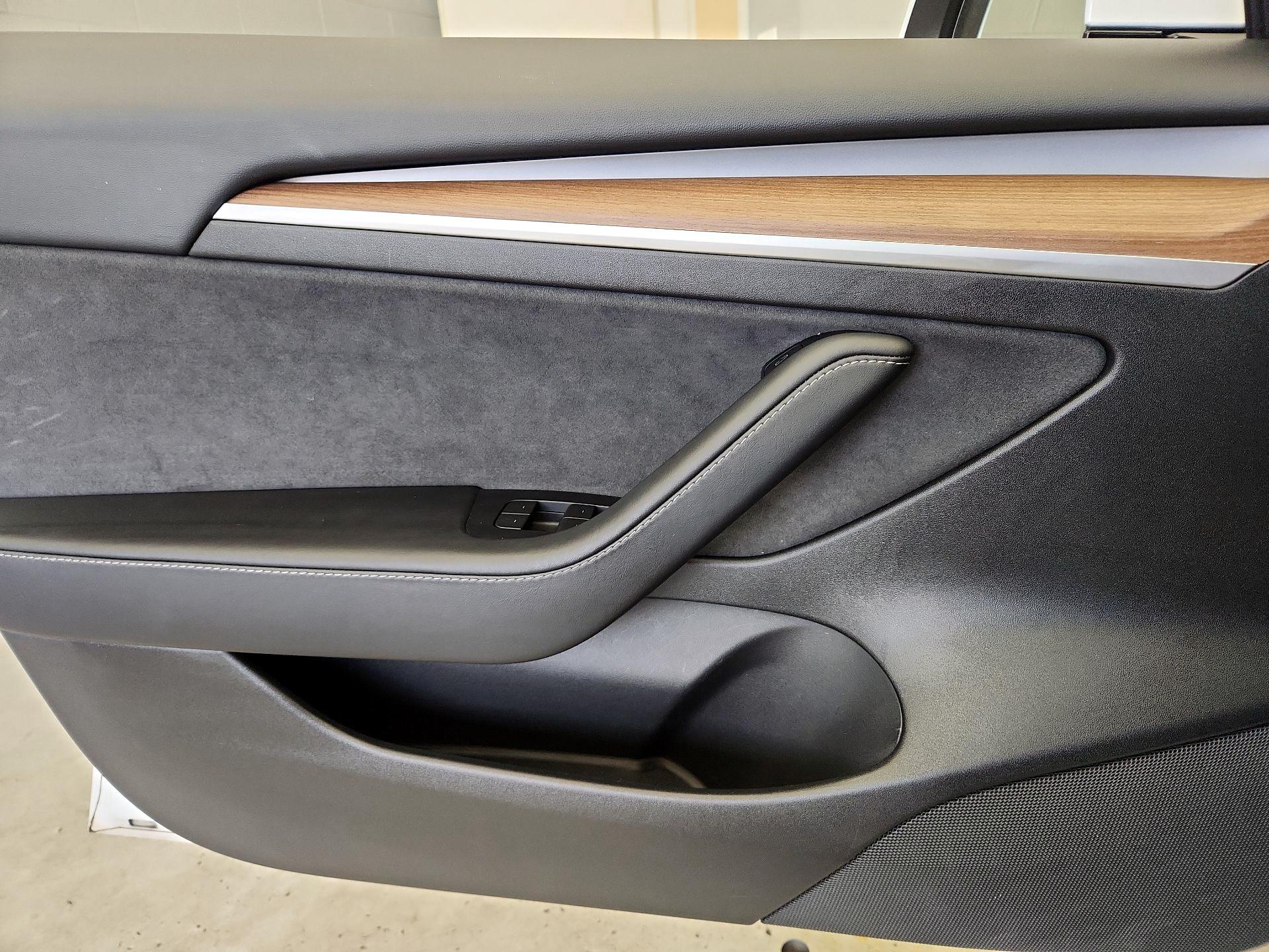Thumbnail: 2022 Tesla Model 3 - 12