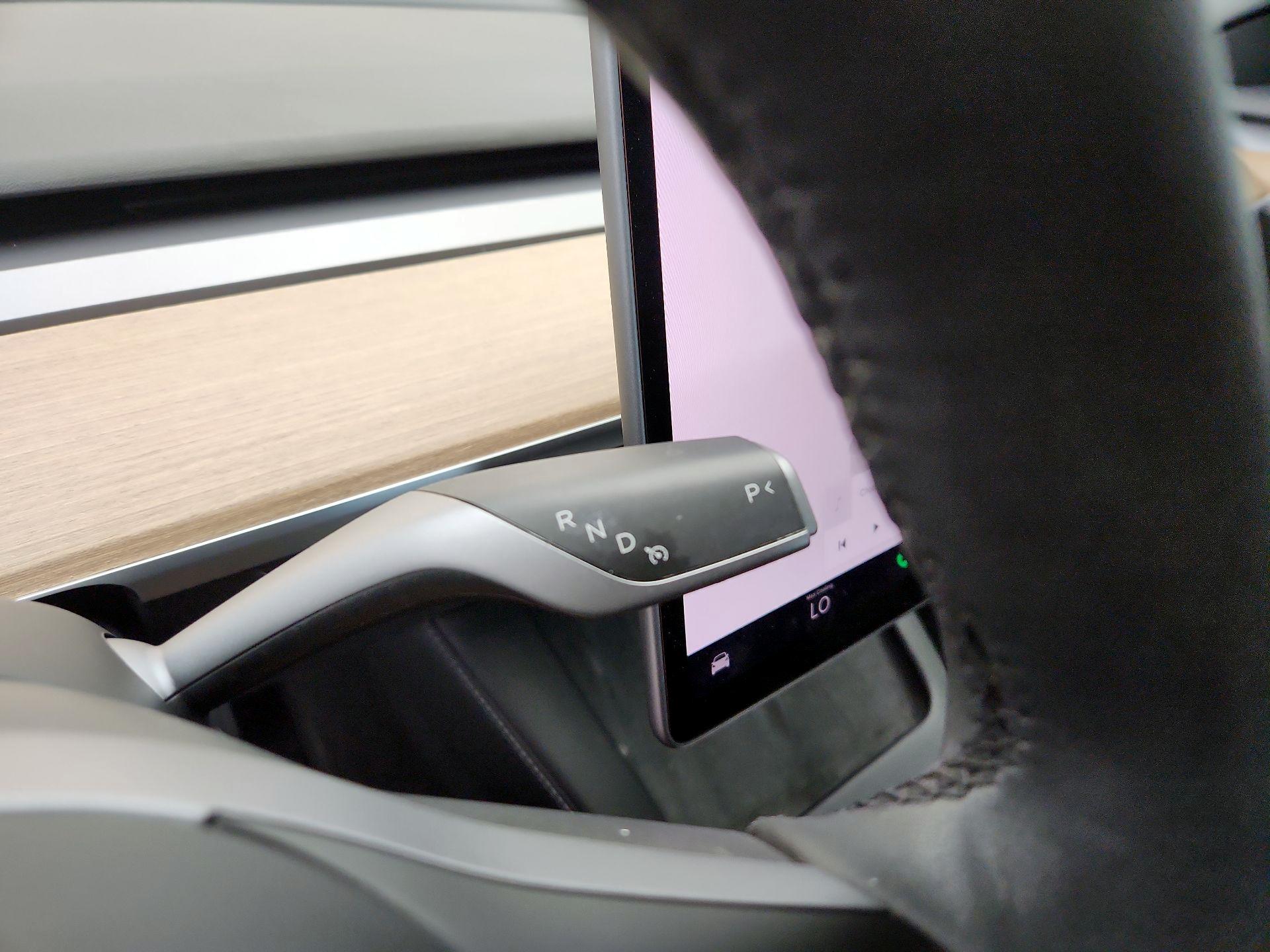 Thumbnail: 2022 Tesla Model 3 - 17