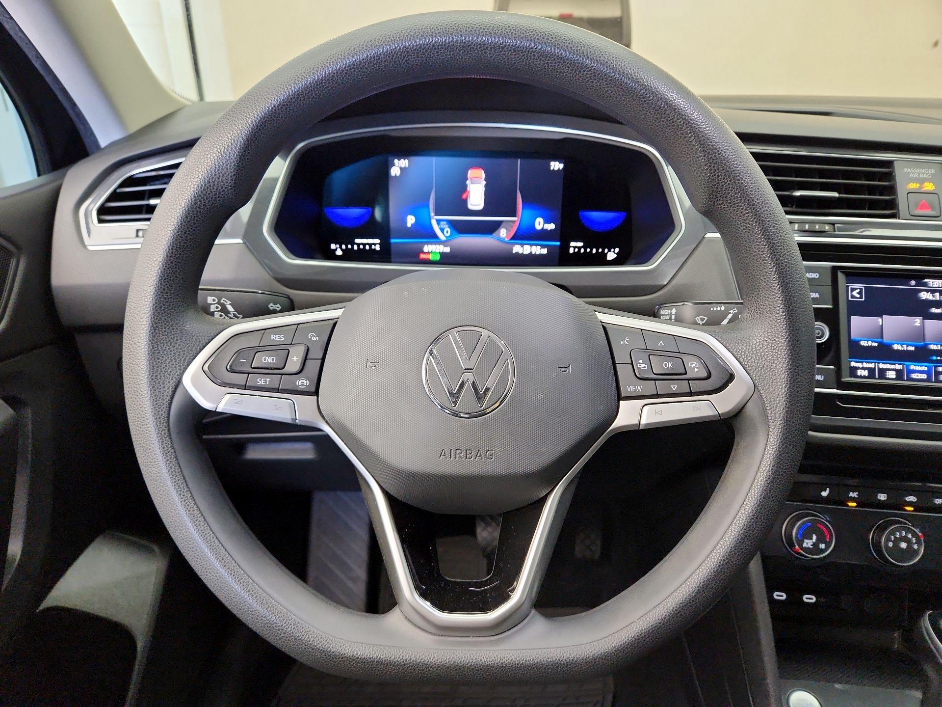 Thumbnail: 2022 Volkswagen Tiguan - 10