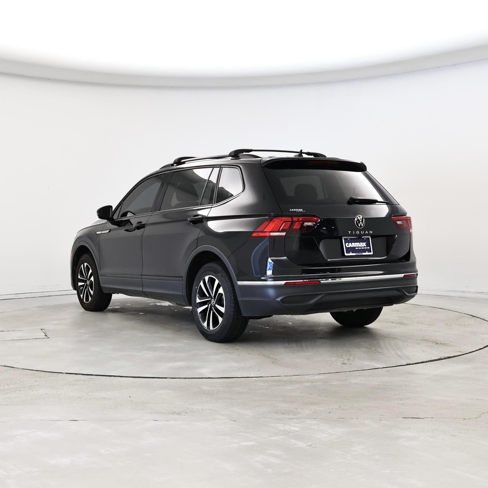 Thumbnail: 2022 Volkswagen Tiguan - 2