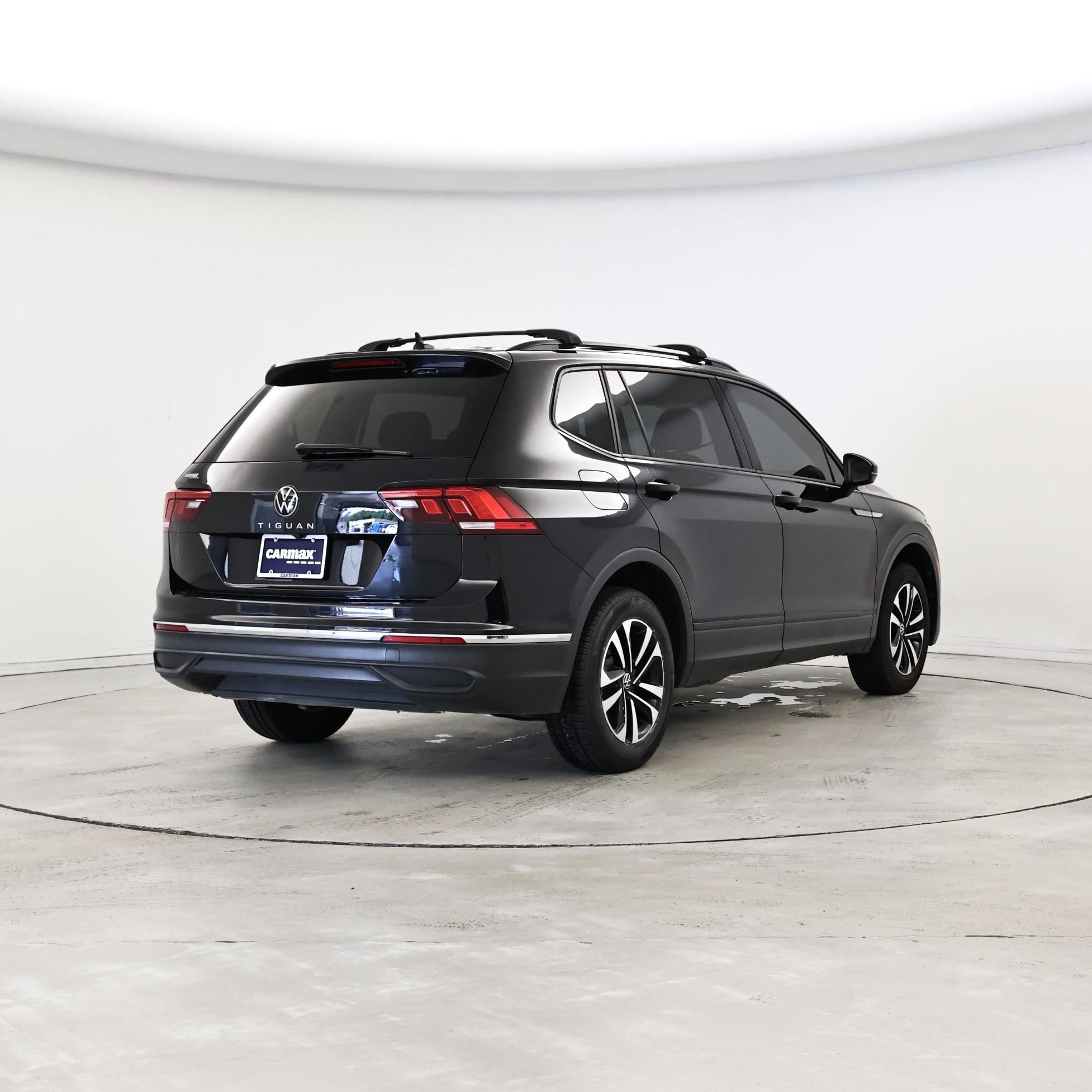Thumbnail: 2022 Volkswagen Tiguan - 8