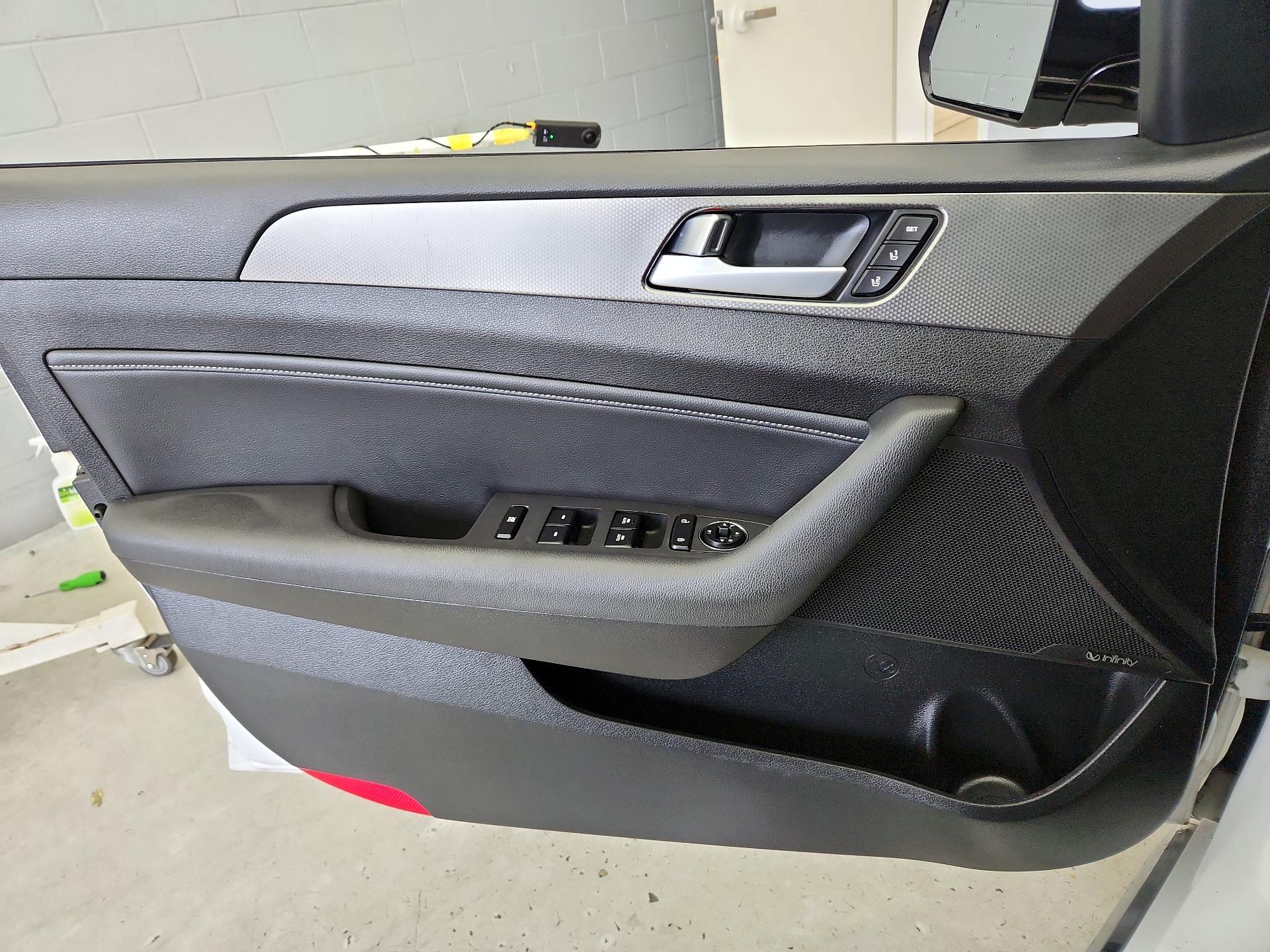 Thumbnail: 2015 Hyundai Sonata - 12