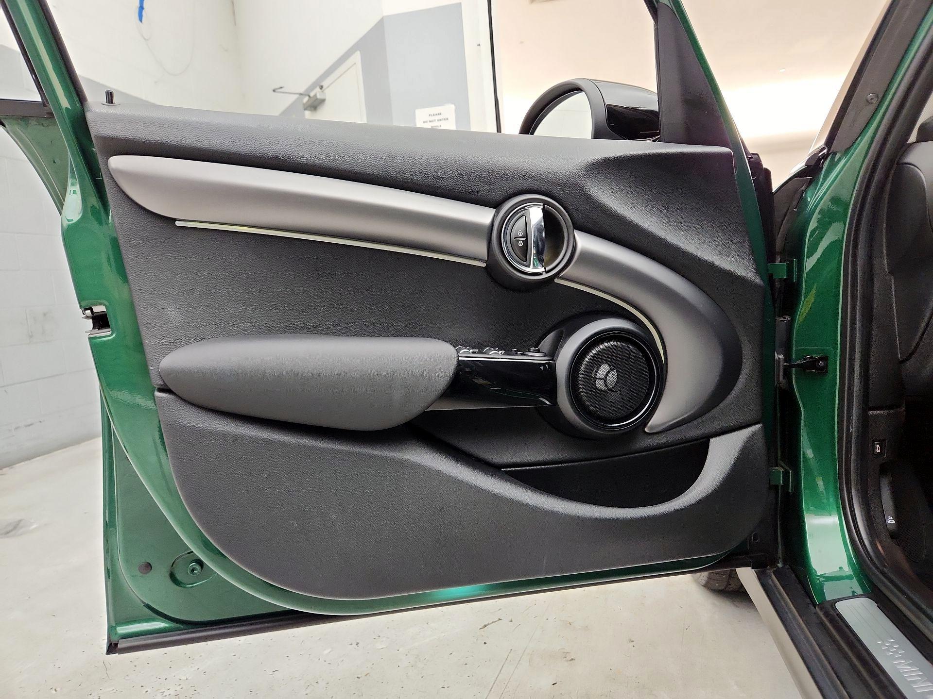 Thumbnail: 2022 MINI Cooper Hardtop - 12