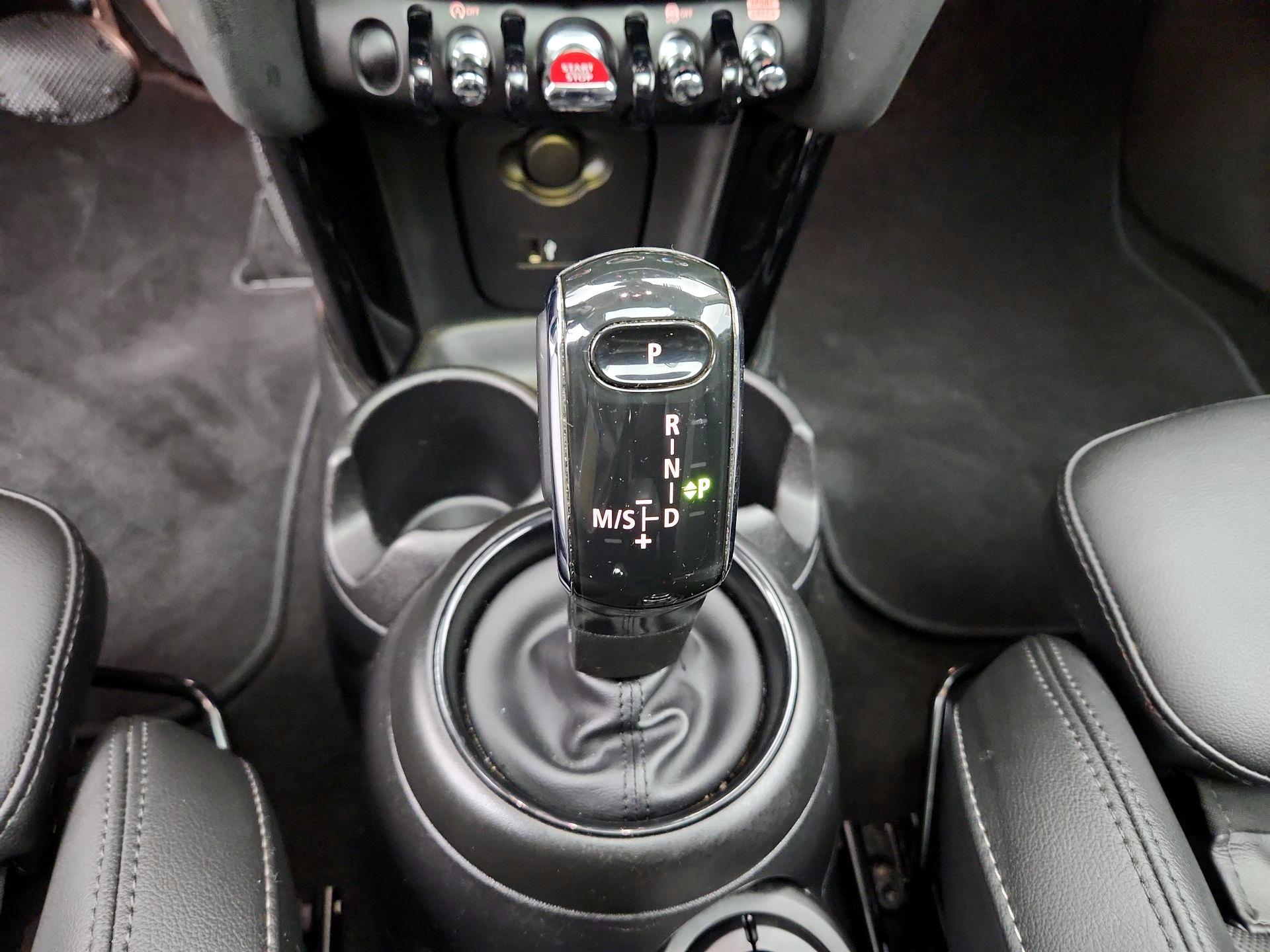 Thumbnail: 2022 MINI Cooper Hardtop - 17