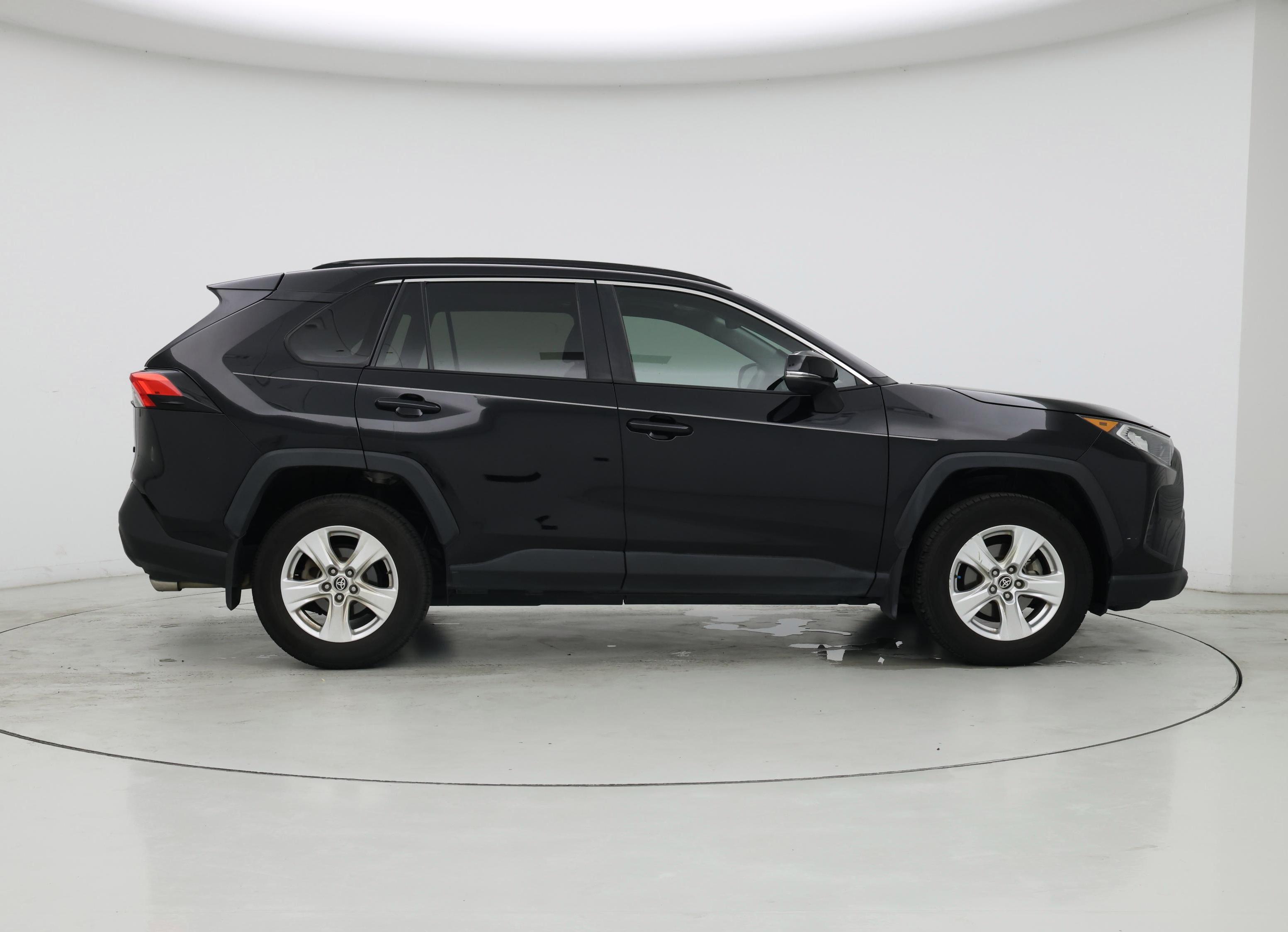 Thumbnail: 2021 Toyota RAV4 - 7