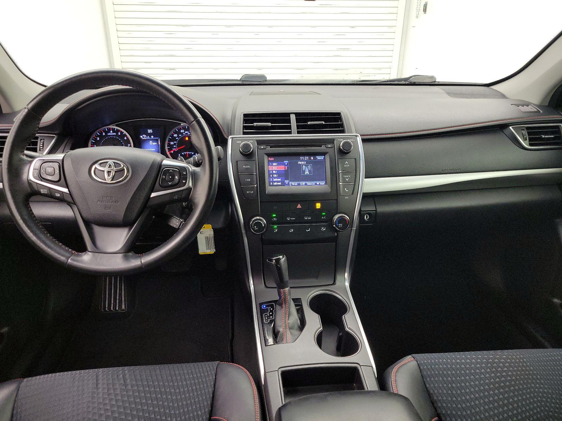 Thumbnail: 2015 Toyota Camry - 9
