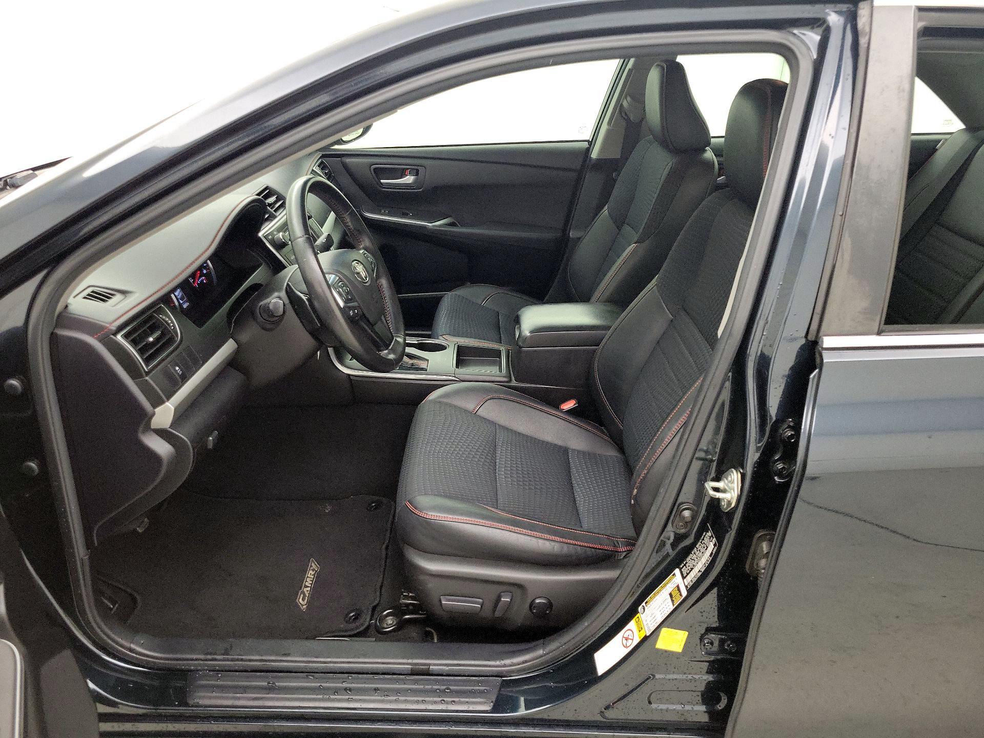 Thumbnail: 2015 Toyota Camry - 11