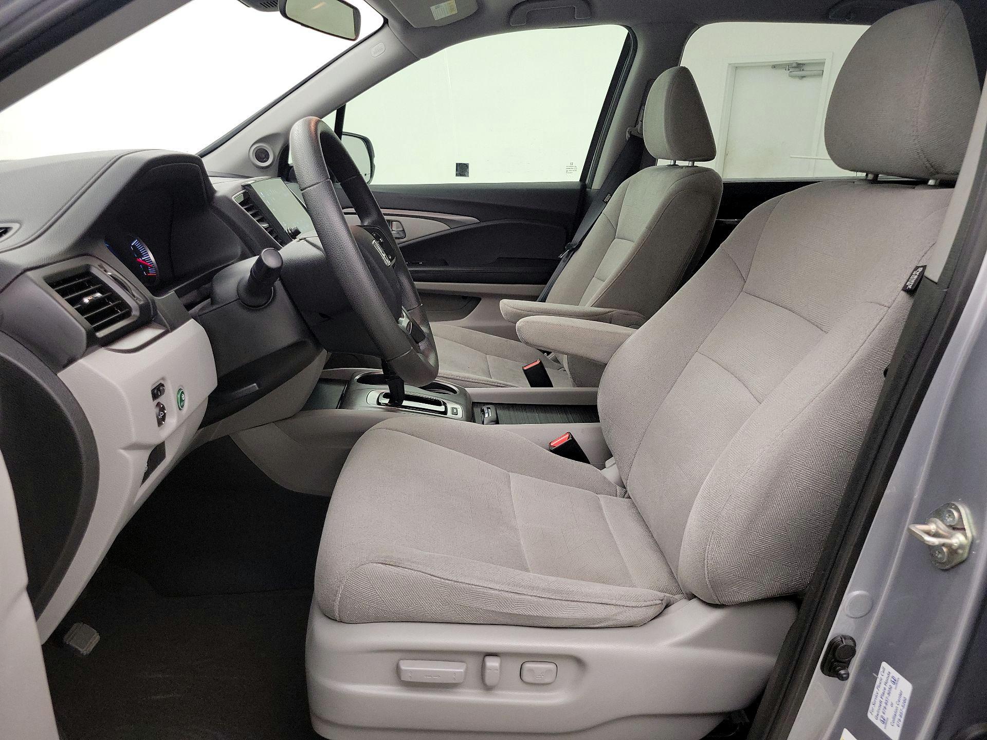 Thumbnail: 2019 Honda Pilot - 11