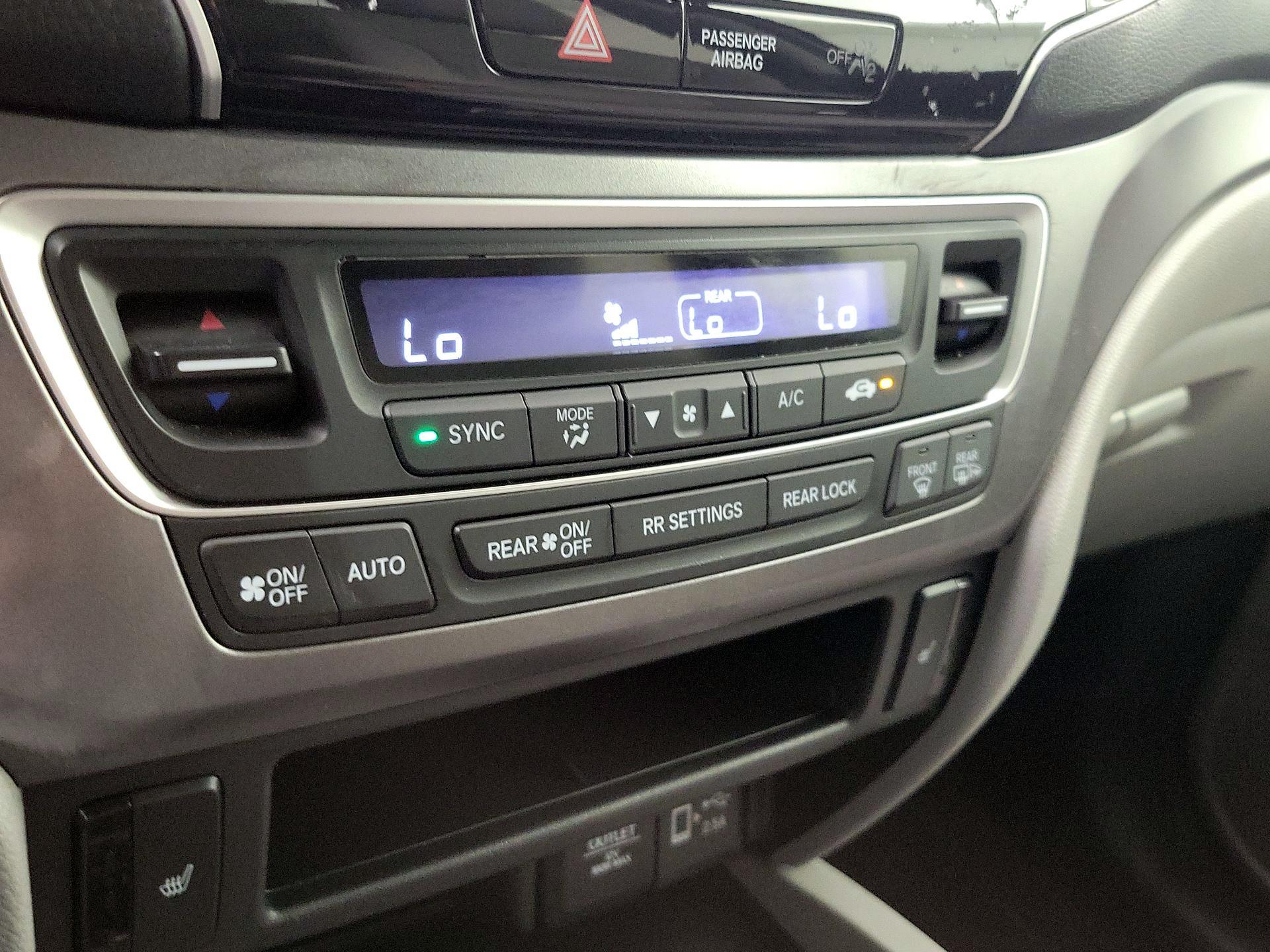 Thumbnail: 2019 Honda Pilot - 16