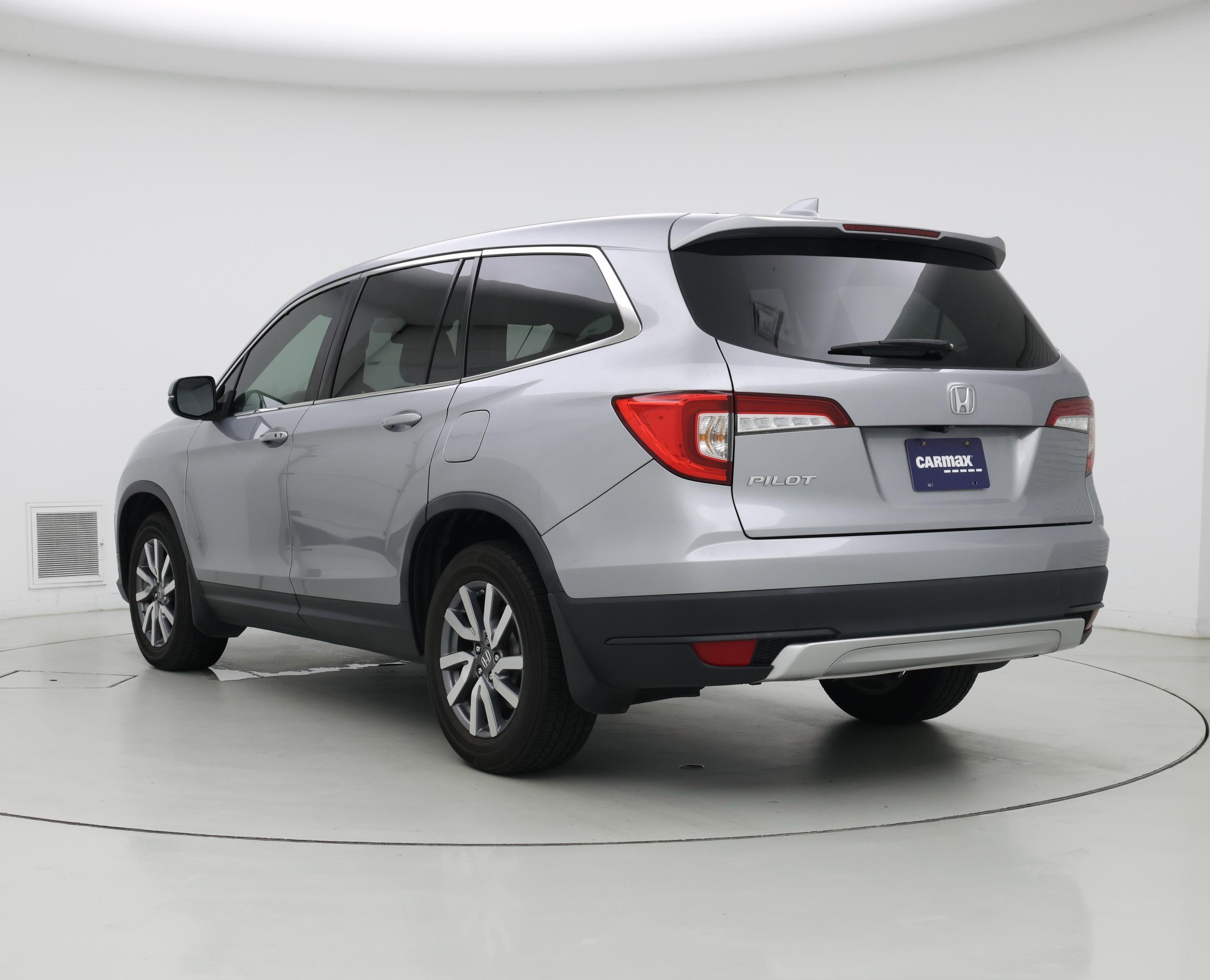 Thumbnail: 2019 Honda Pilot - 2
