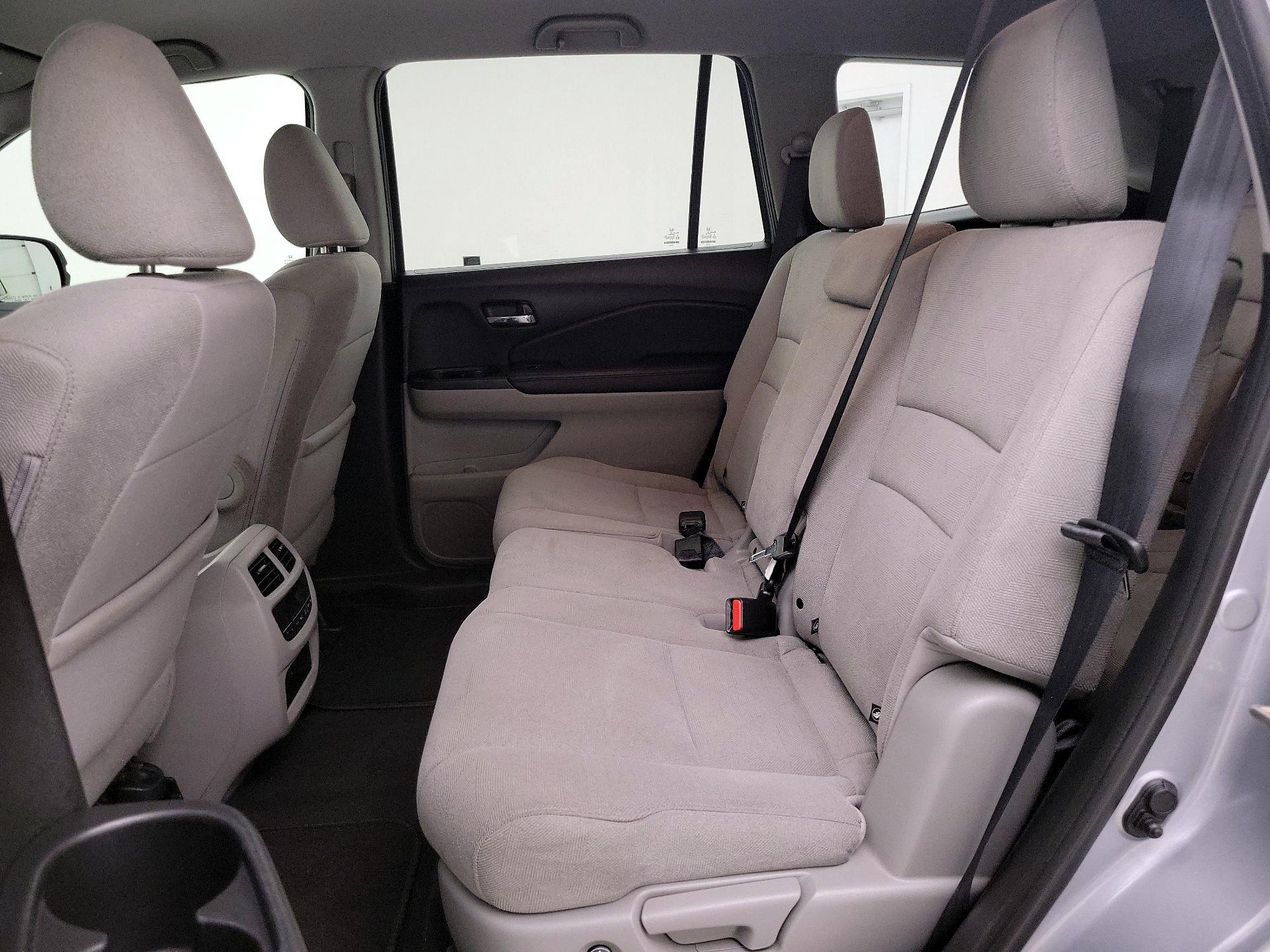 Thumbnail: 2019 Honda Pilot - 19