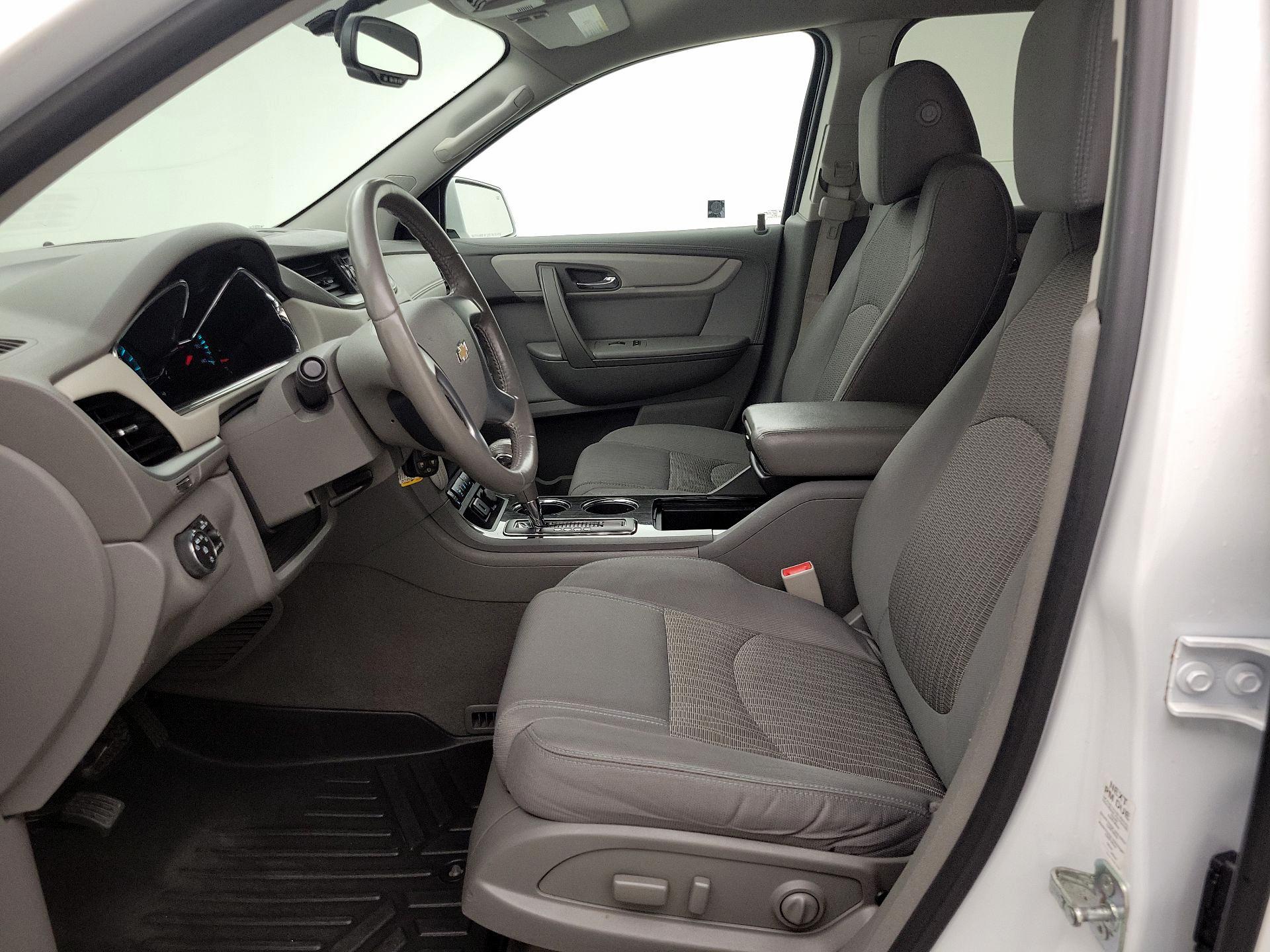 Thumbnail: 2016 Chevrolet Traverse - 11