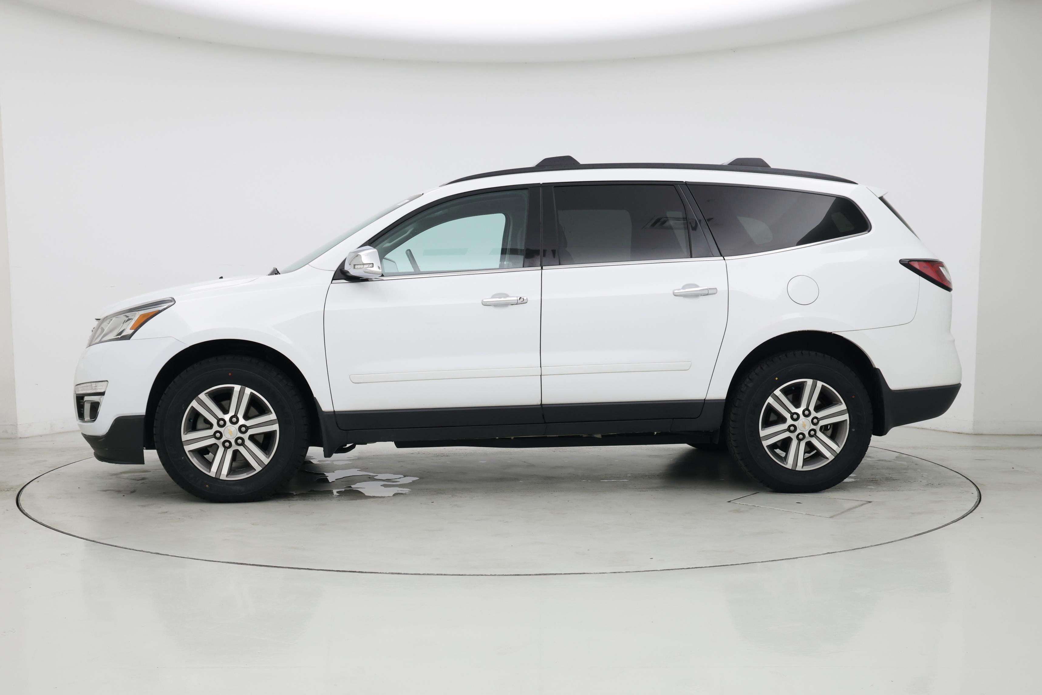 Thumbnail: 2016 Chevrolet Traverse - 3