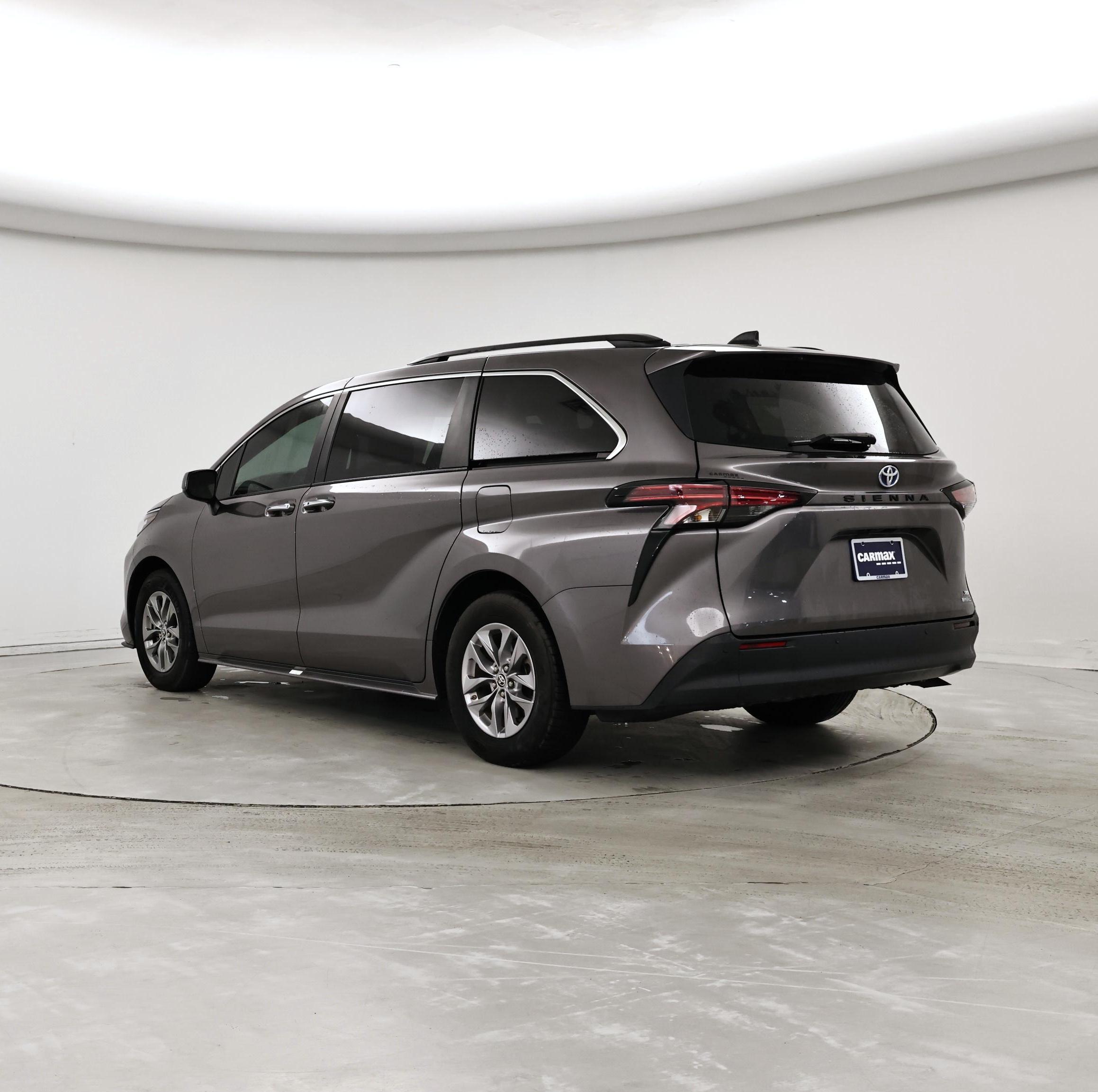 Thumbnail: 2022 Toyota Sienna - 2
