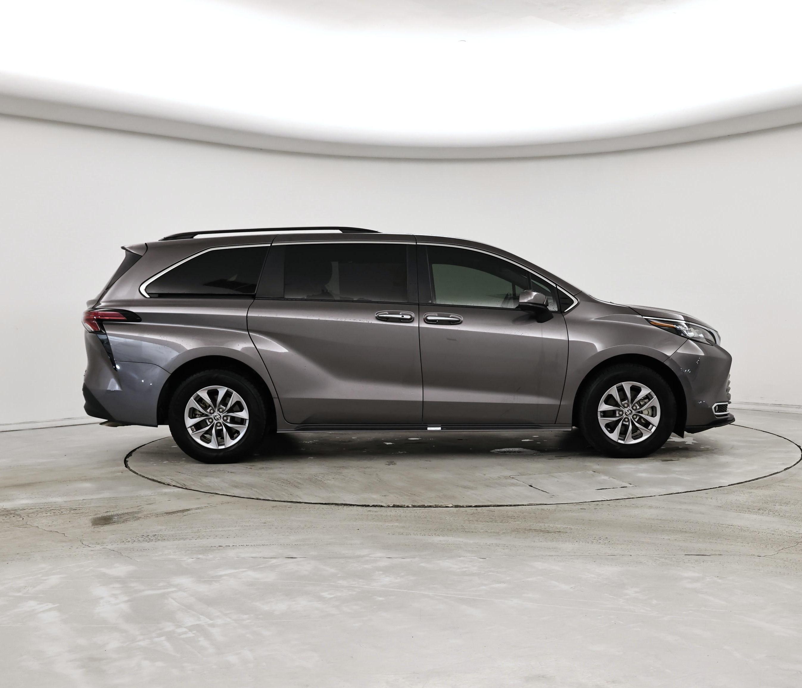 Thumbnail: 2022 Toyota Sienna - 7
