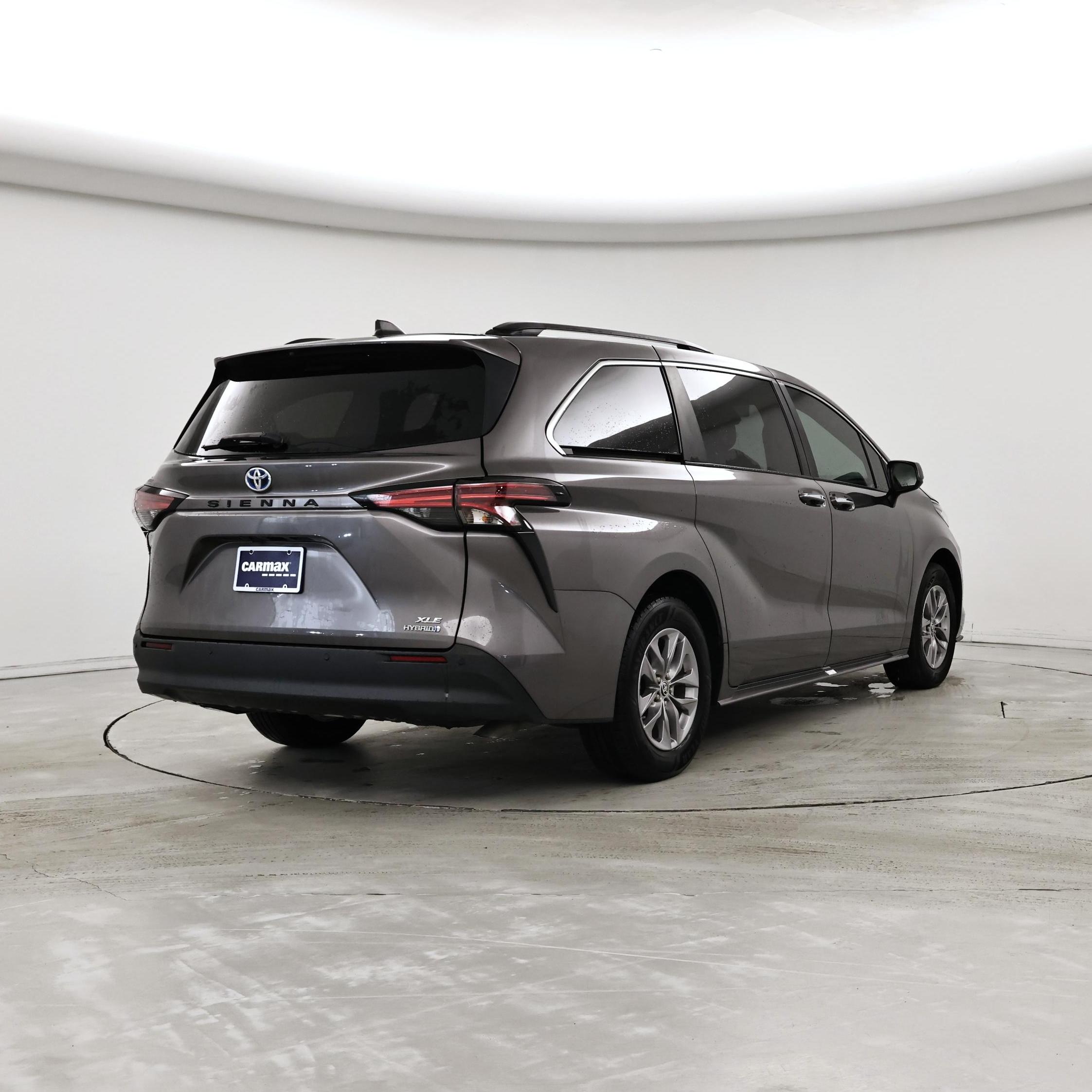 Thumbnail: 2022 Toyota Sienna - 8