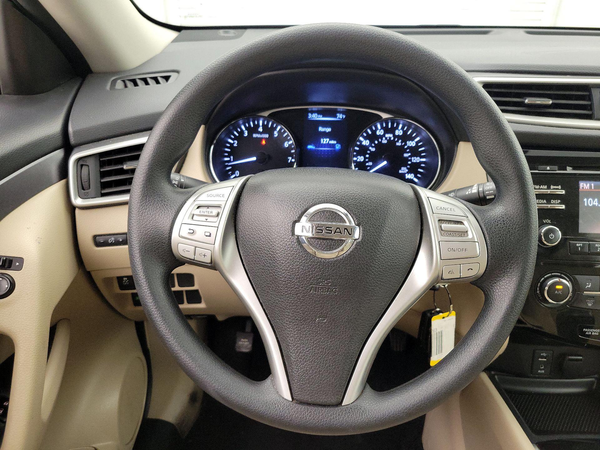 Thumbnail: 2016 Nissan Rogue - 10
