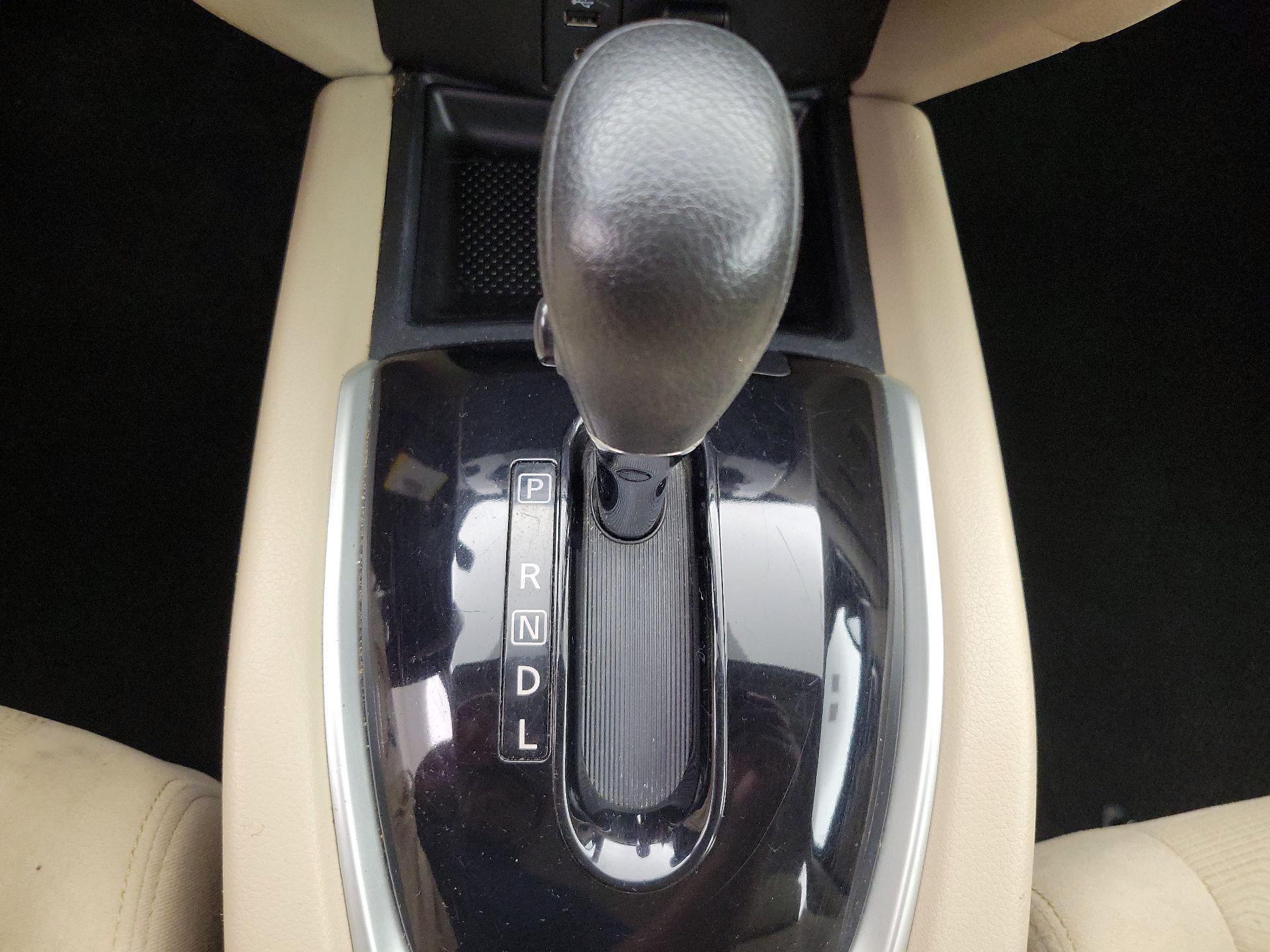 Thumbnail: 2016 Nissan Rogue - 17