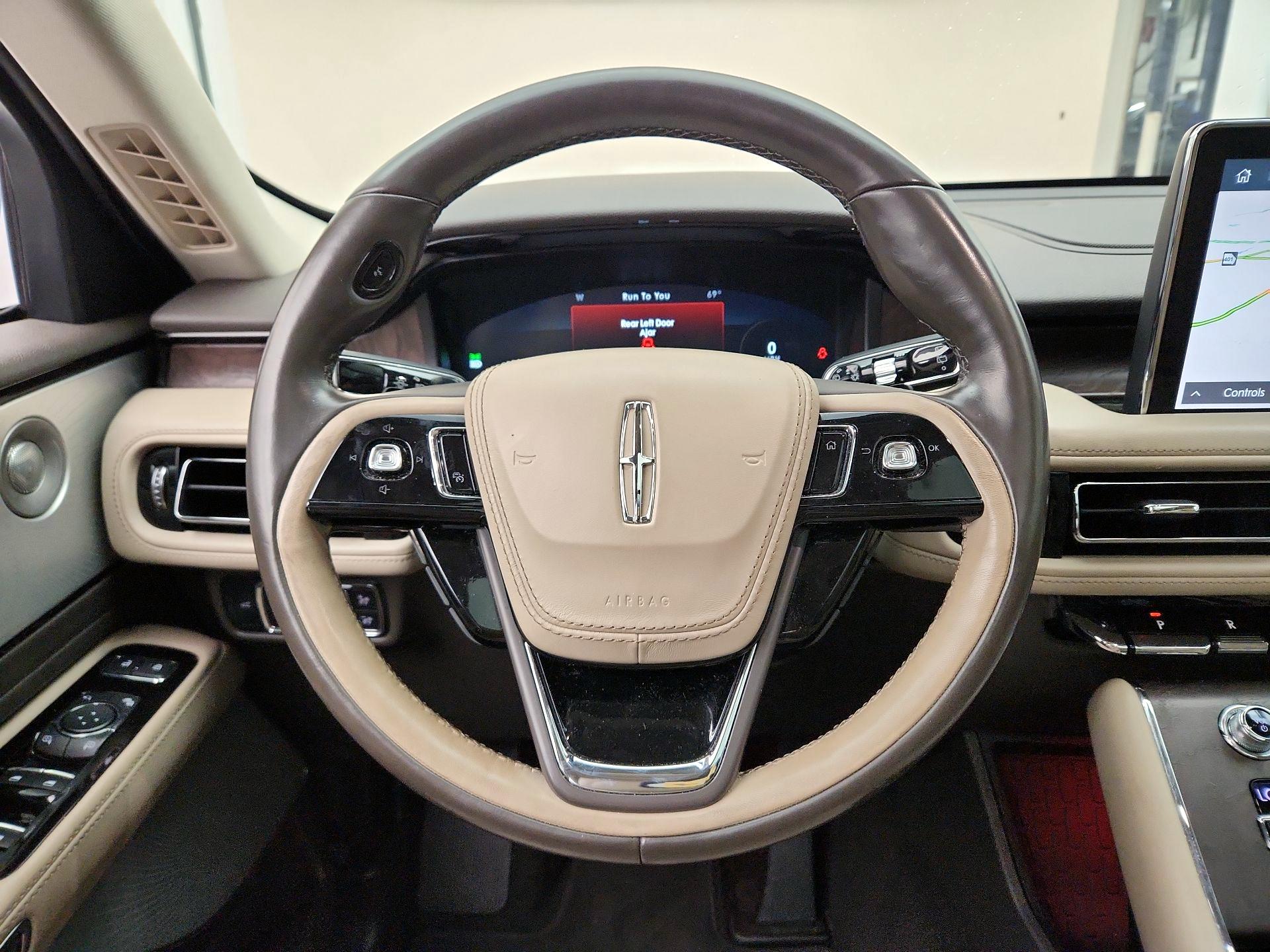 Thumbnail: 2020 Lincoln Aviator - 10