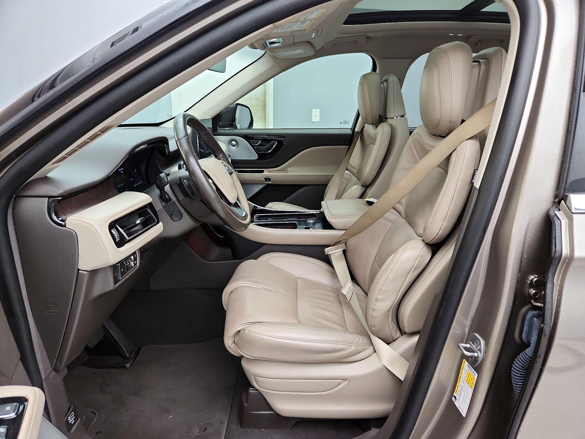 Thumbnail: 2020 Lincoln Aviator - 11