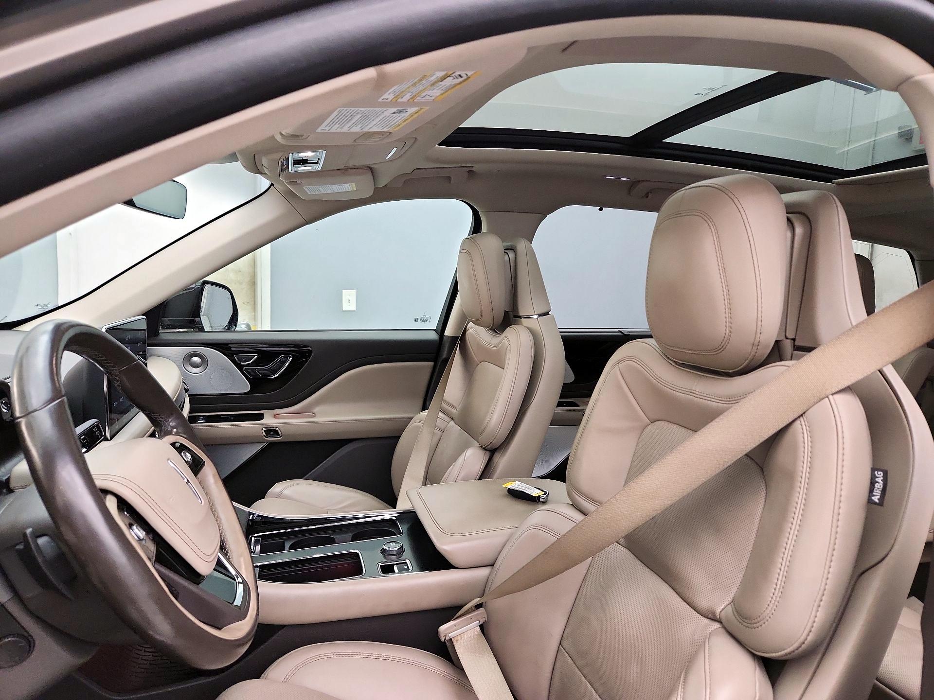 Thumbnail: 2020 Lincoln Aviator - 18