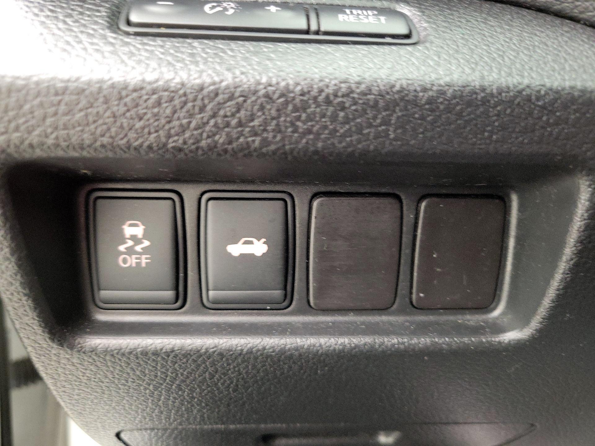 Thumbnail: 2015 Nissan Altima - 13