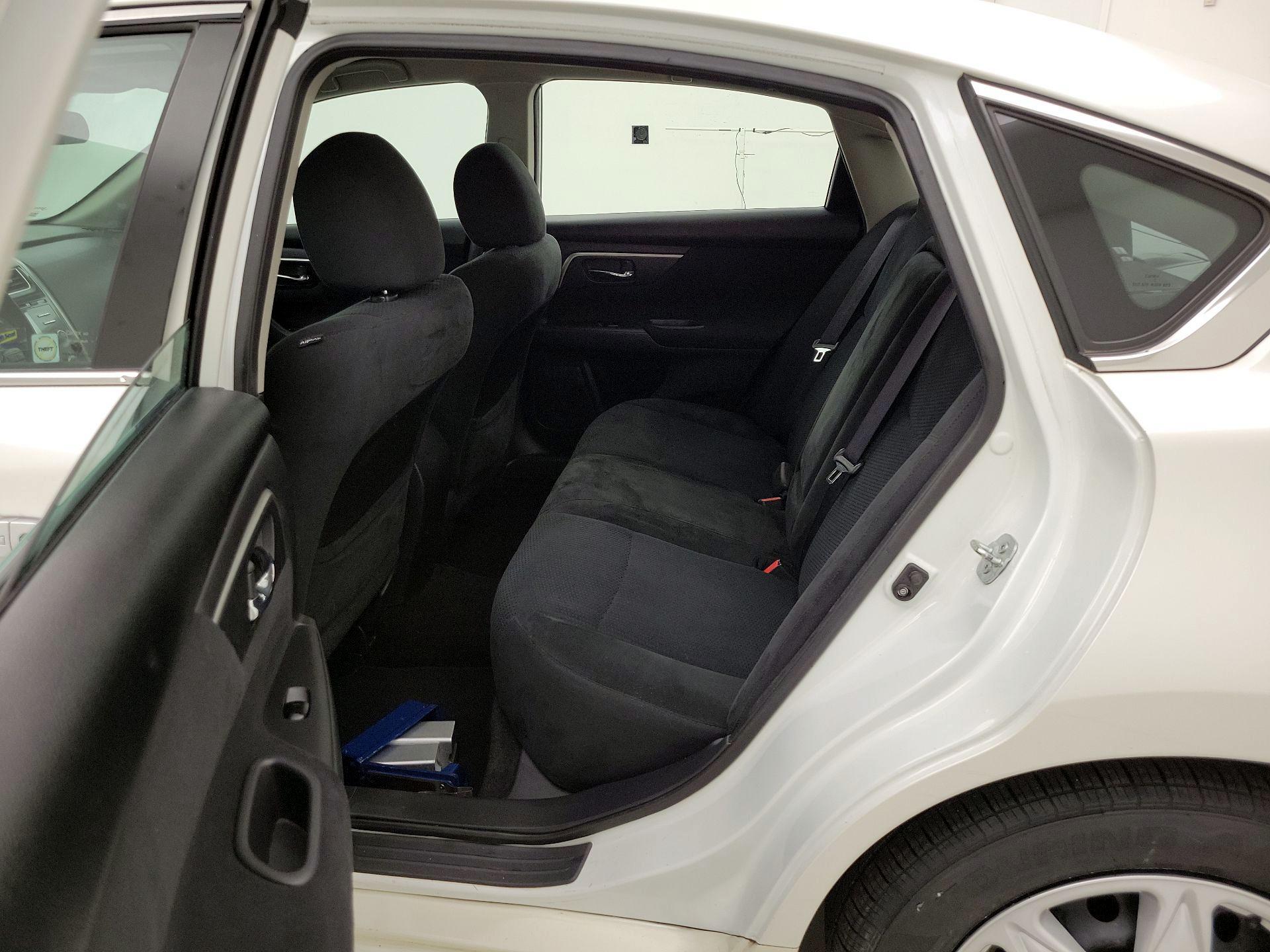 Thumbnail: 2015 Nissan Altima - 19