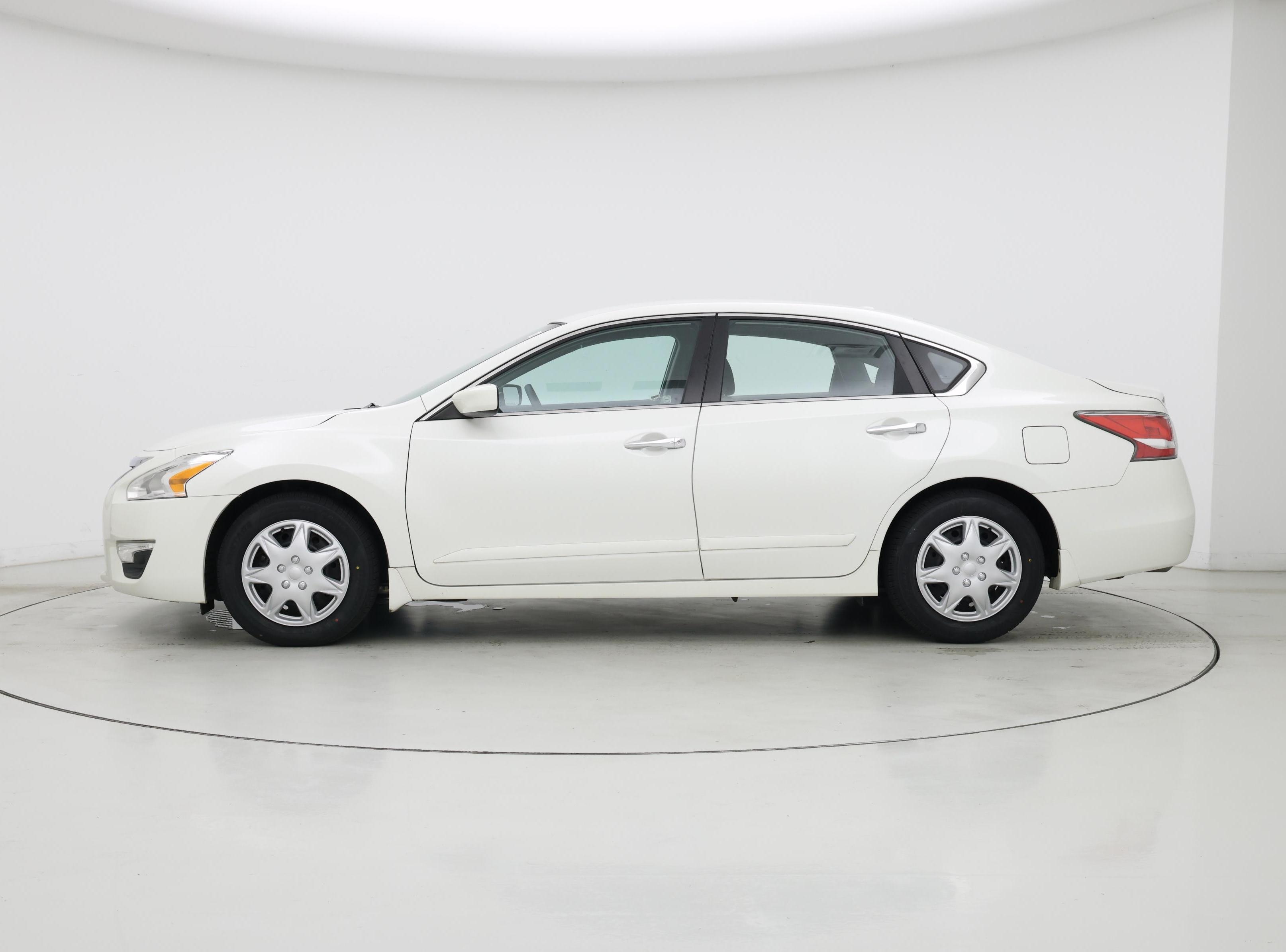 Thumbnail: 2015 Nissan Altima - 3