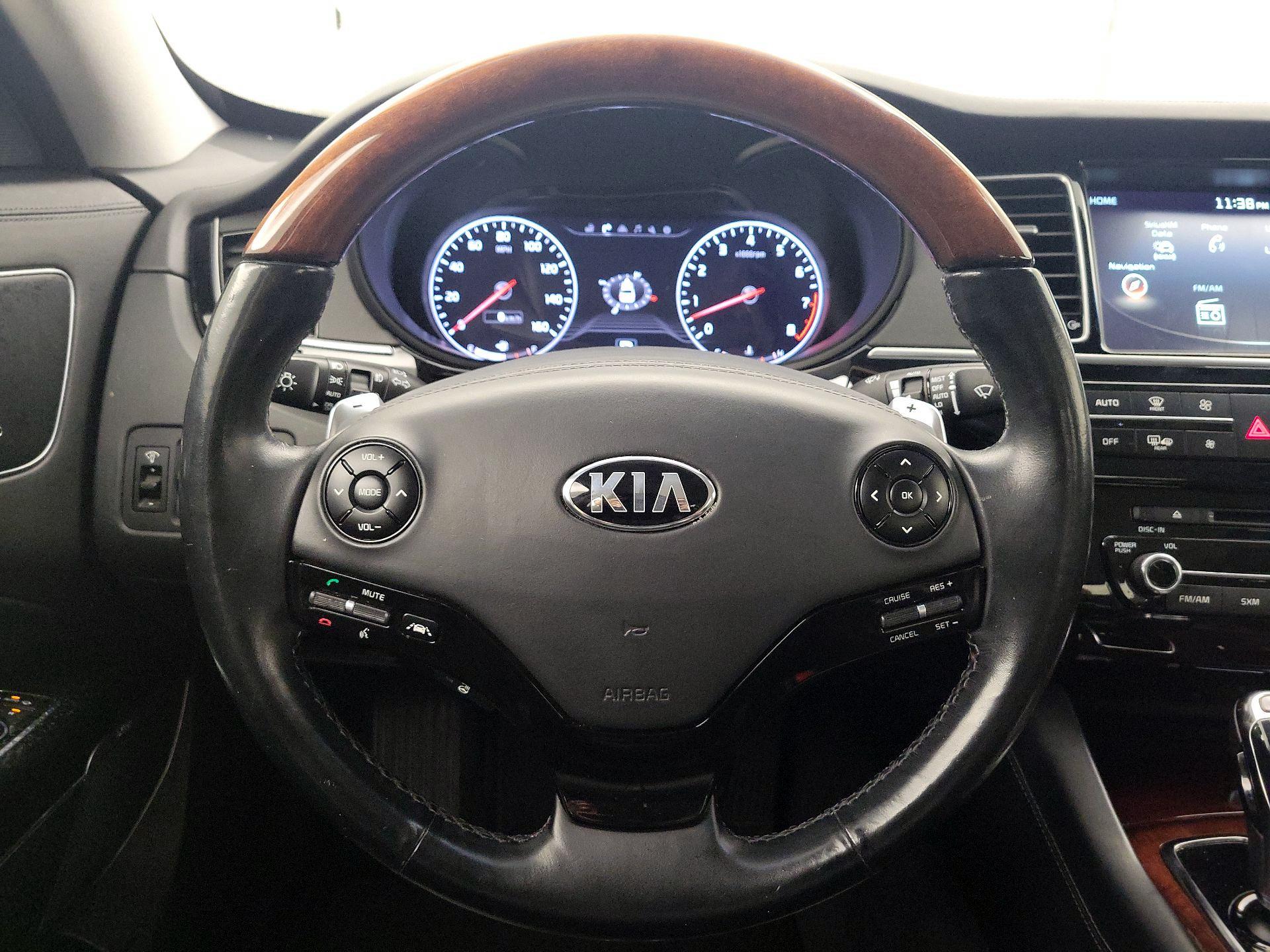 Thumbnail: 2016 Kia K900 - 10