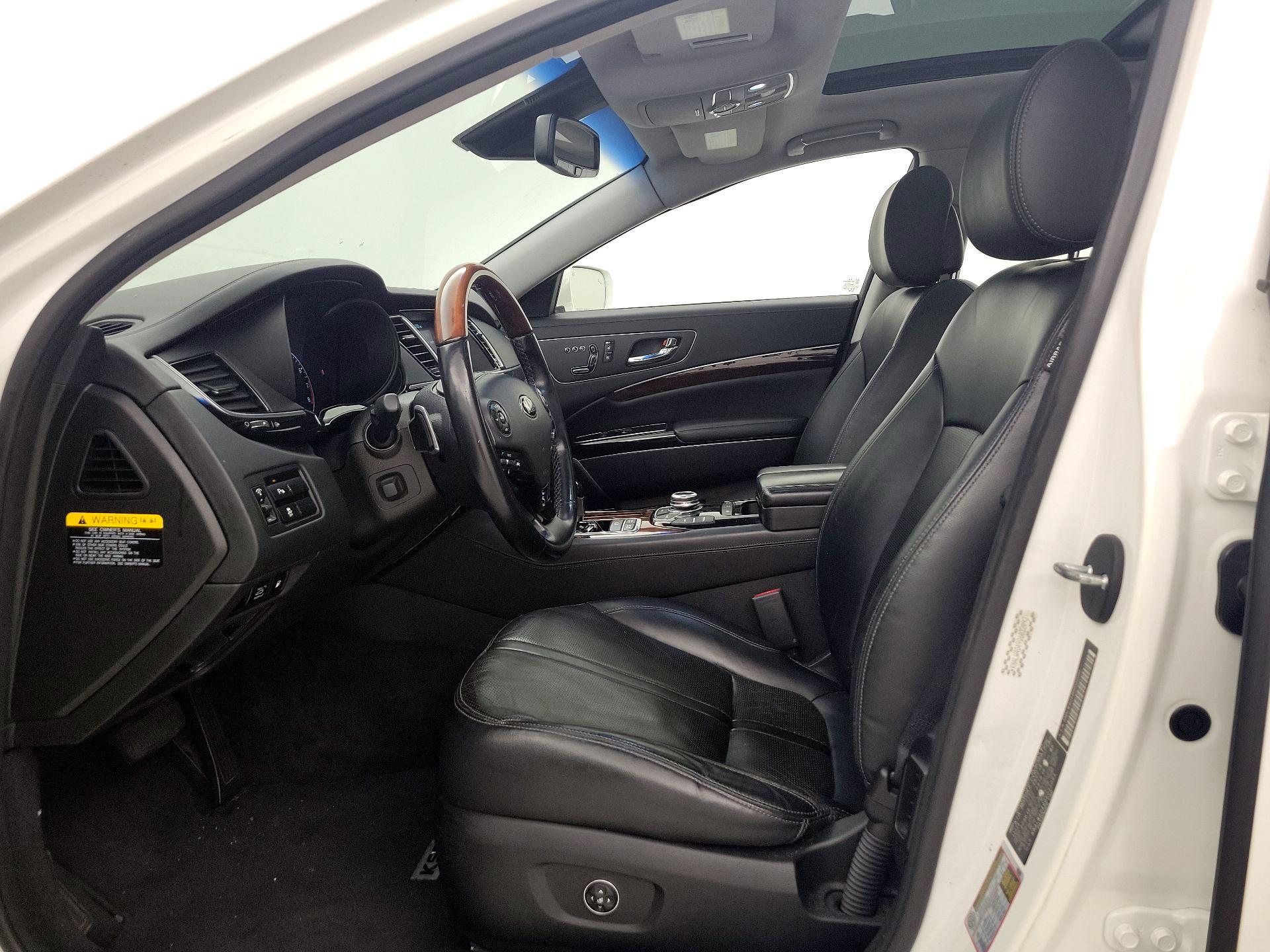 Thumbnail: 2016 Kia K900 - 11