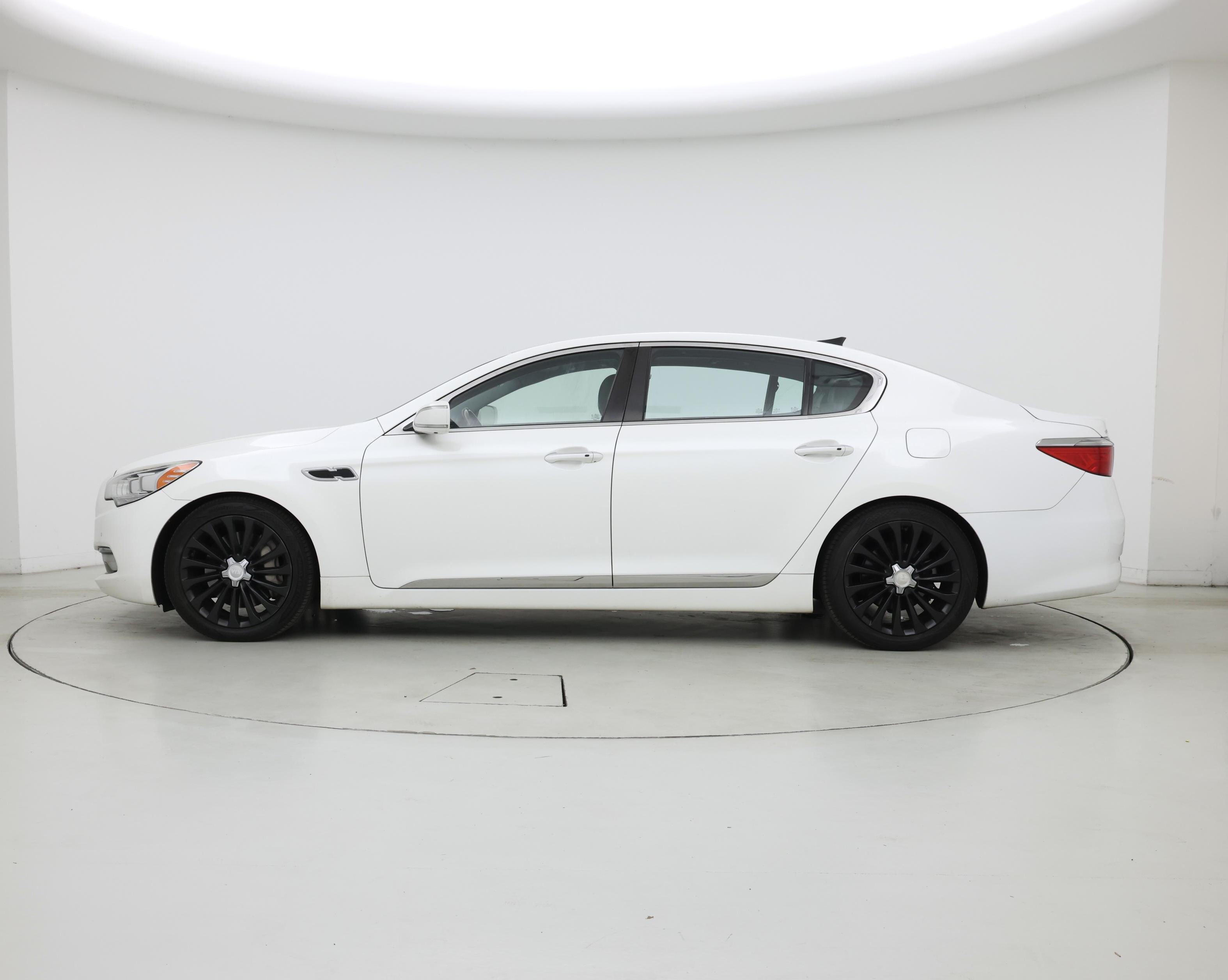 Thumbnail: 2016 Kia K900 - 3