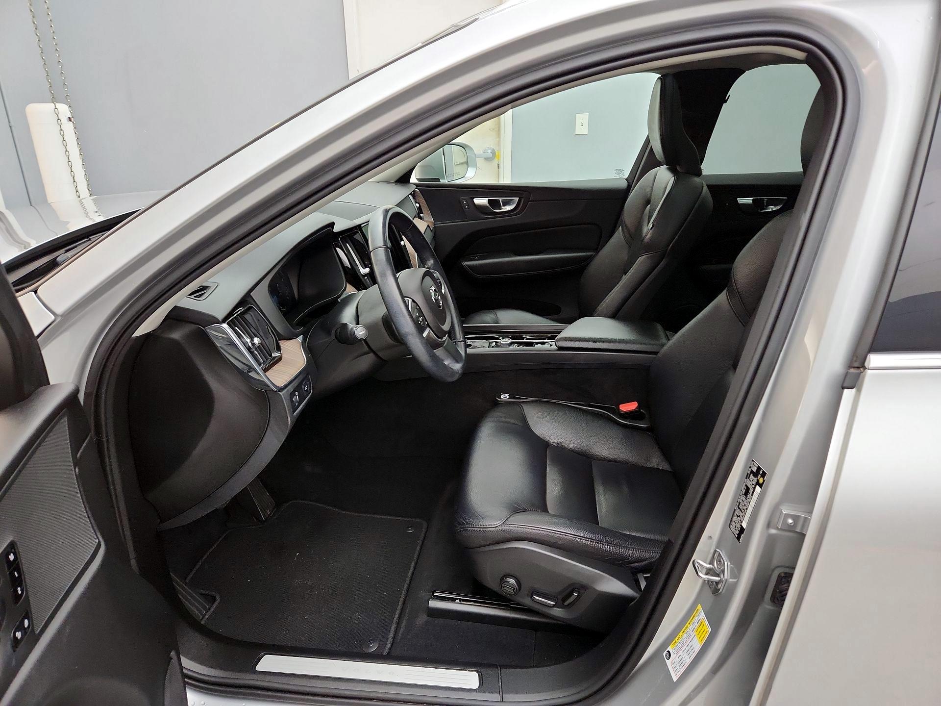 Thumbnail: 2021 Volvo XC60 - 11