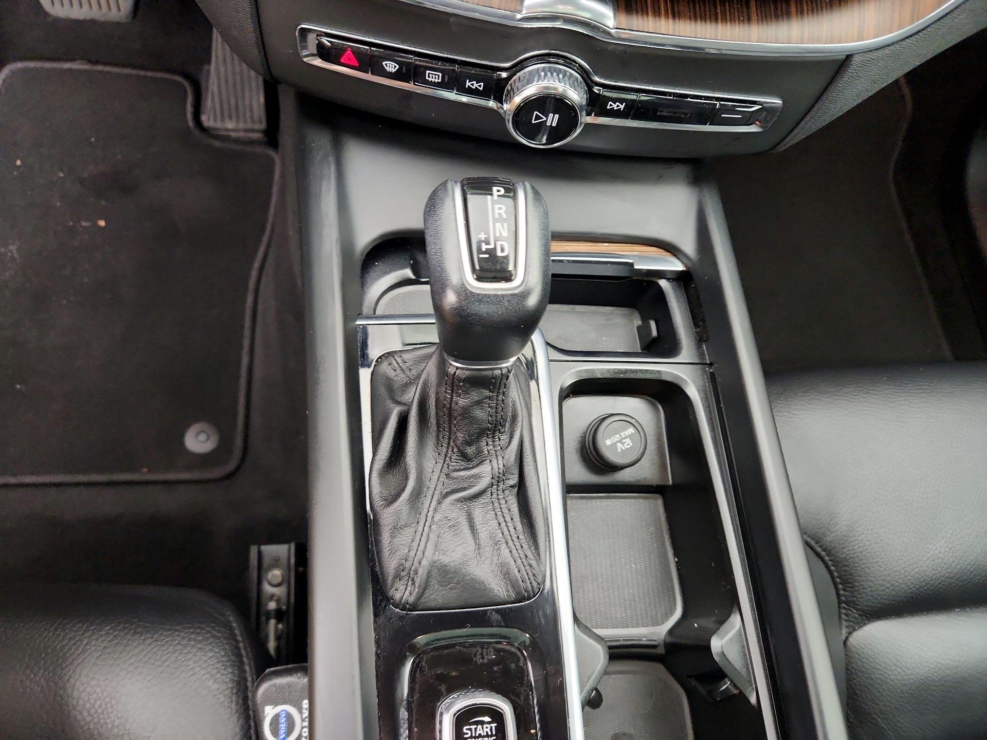Thumbnail: 2021 Volvo XC60 - 18