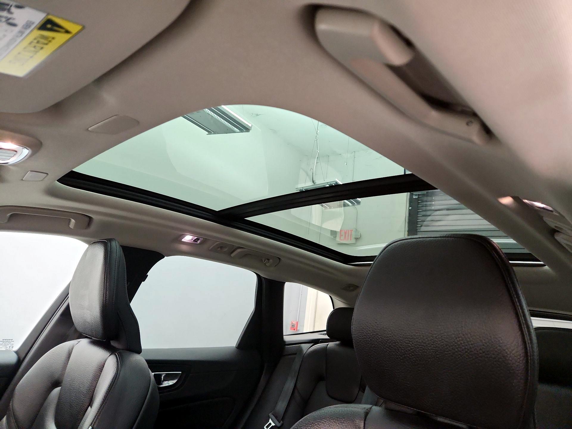 Thumbnail: 2021 Volvo XC60 - 20