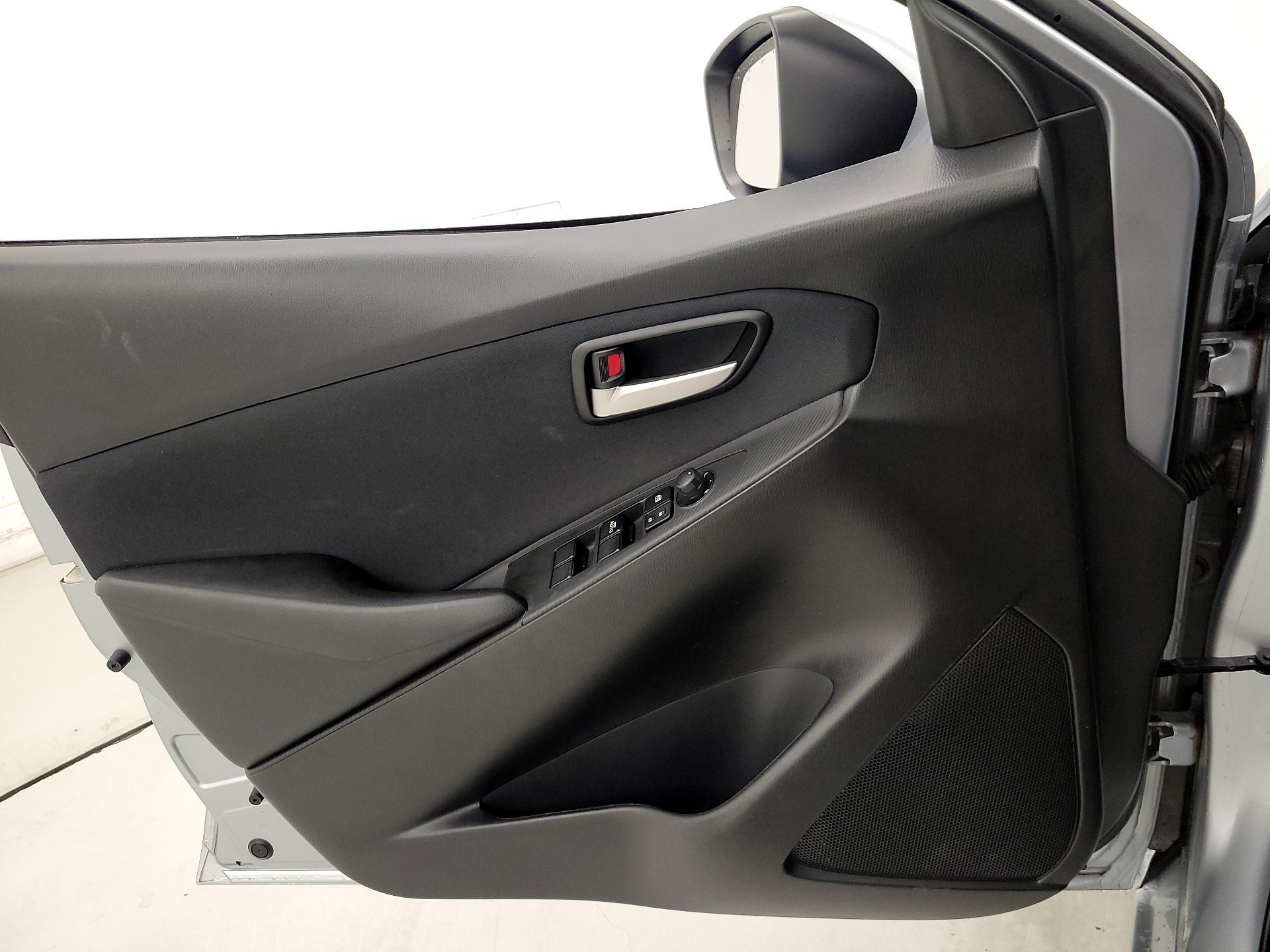 Thumbnail: 2019 Toyota Yaris - 12
