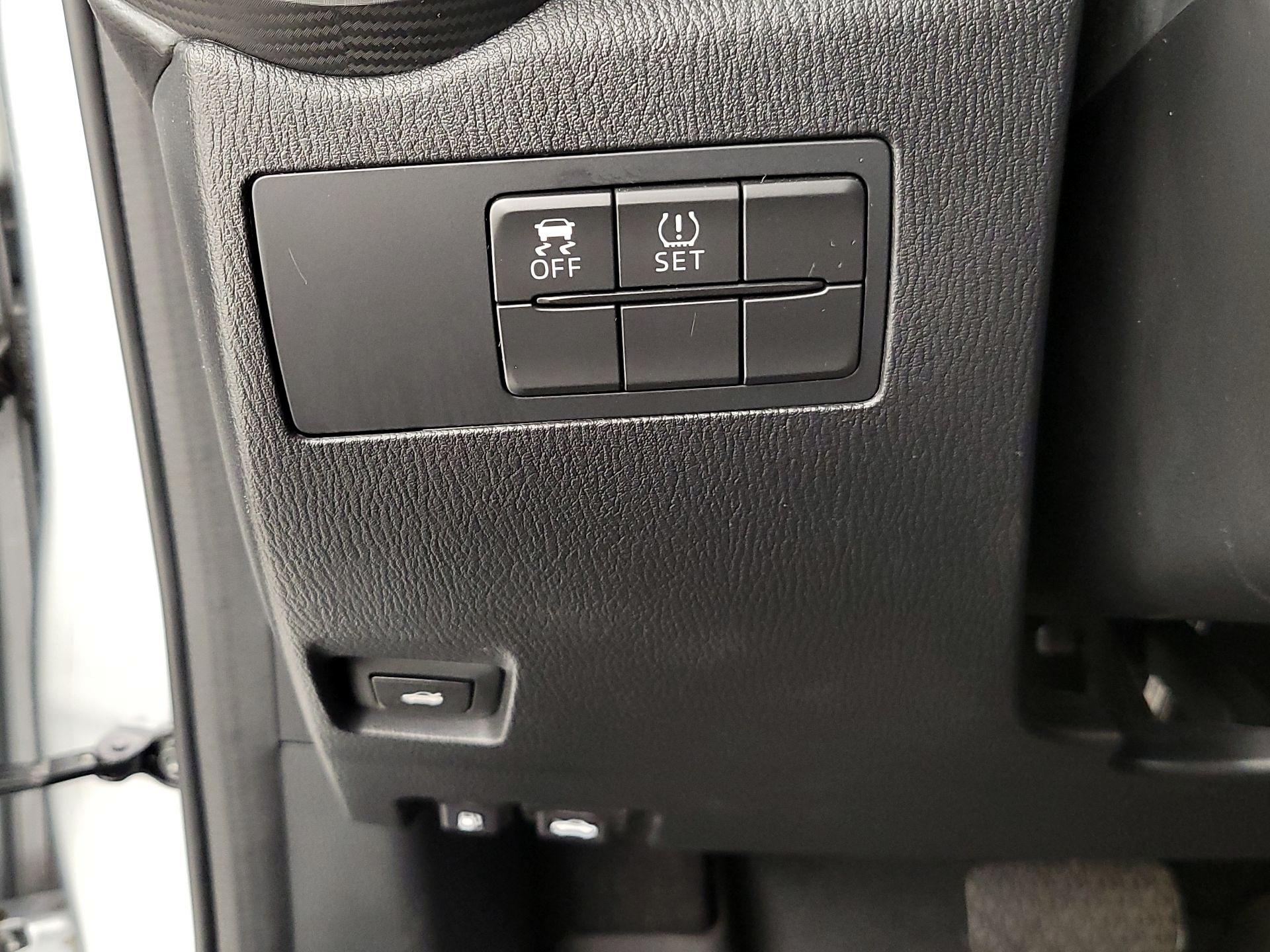 Thumbnail: 2019 Toyota Yaris - 13