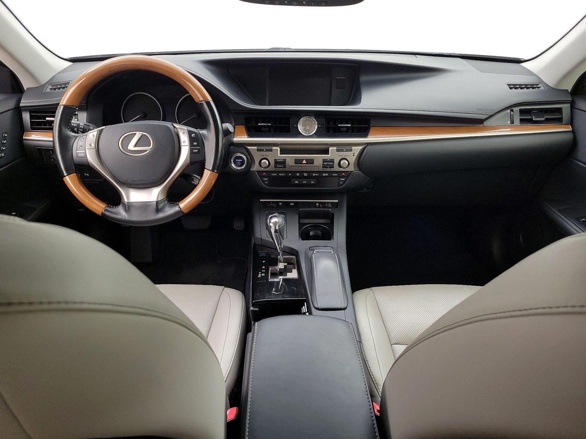 Thumbnail: 2015 Lexus ES - 9