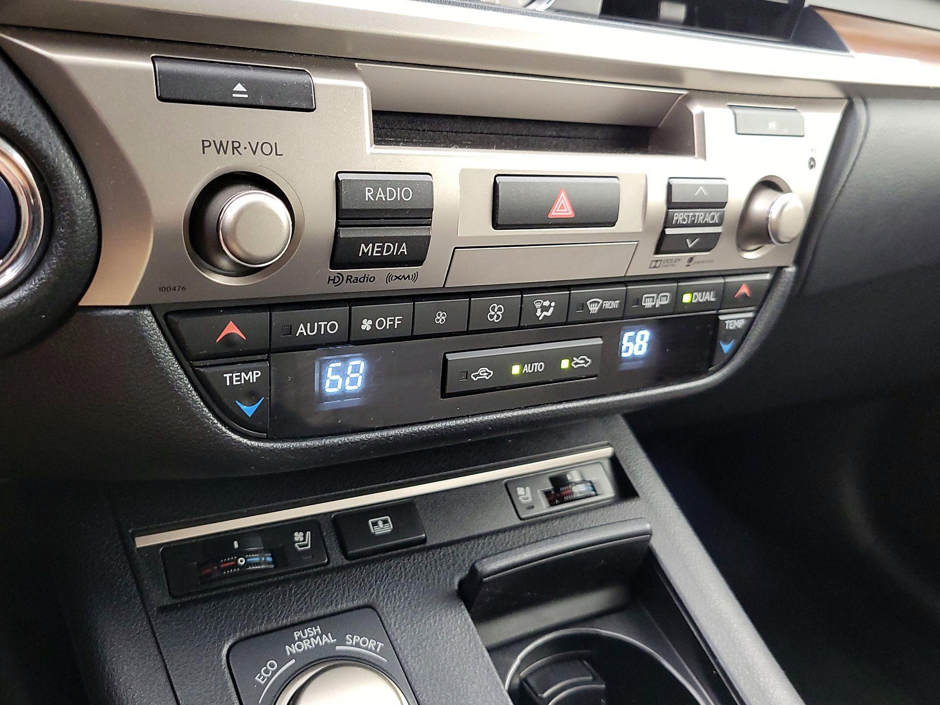 Thumbnail: 2015 Lexus ES - 17