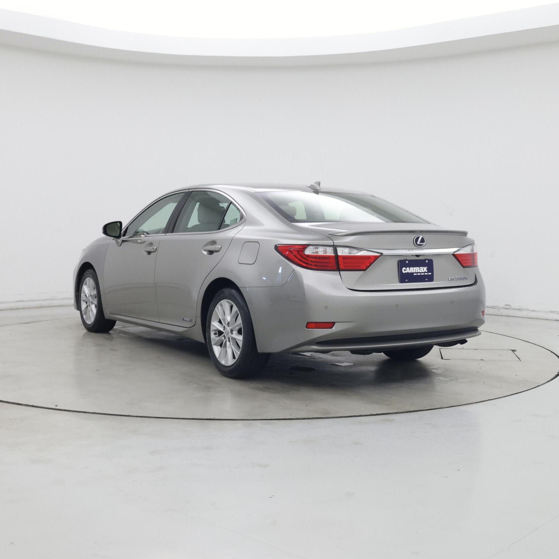 Thumbnail: 2015 Lexus ES - 2