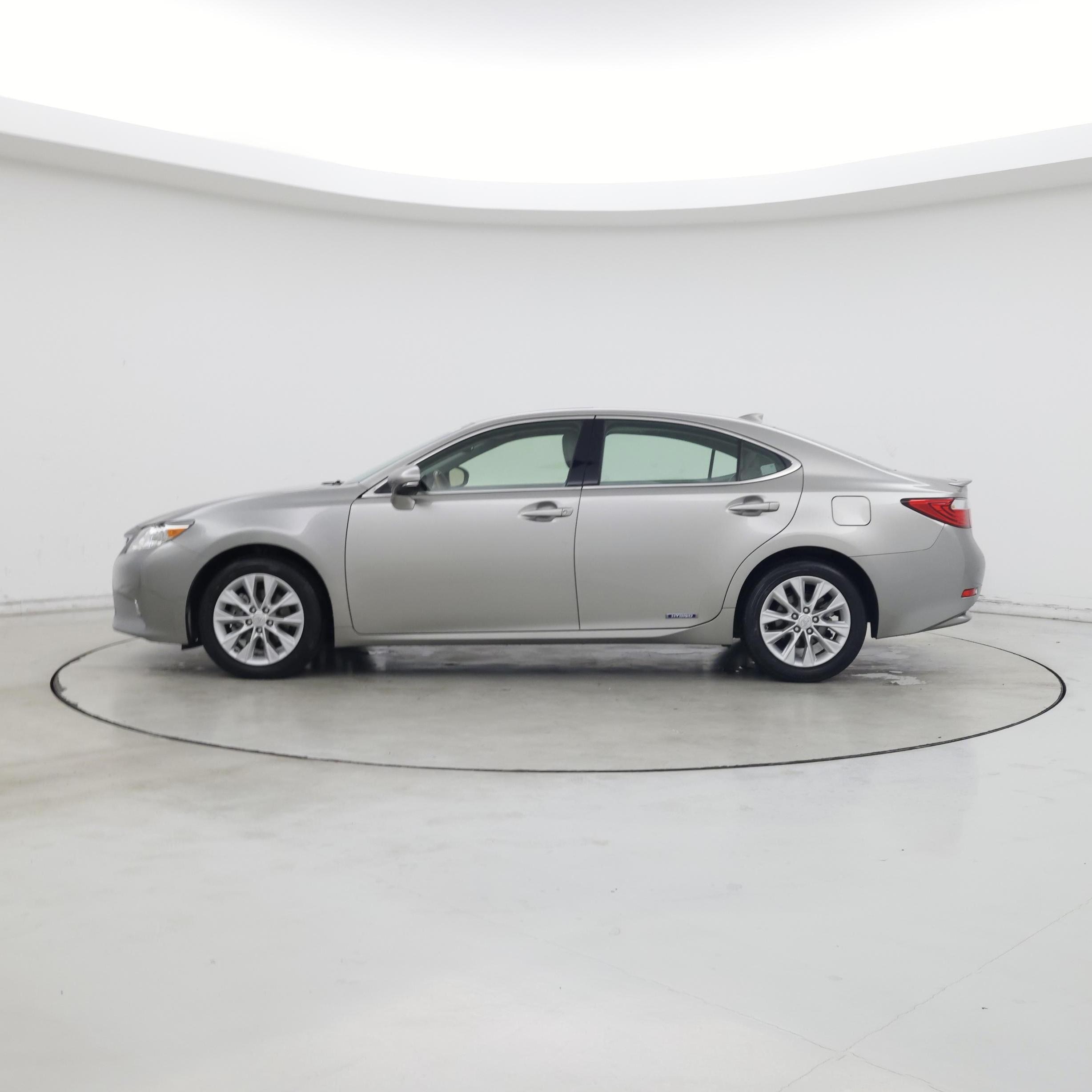 Thumbnail: 2015 Lexus ES - 3