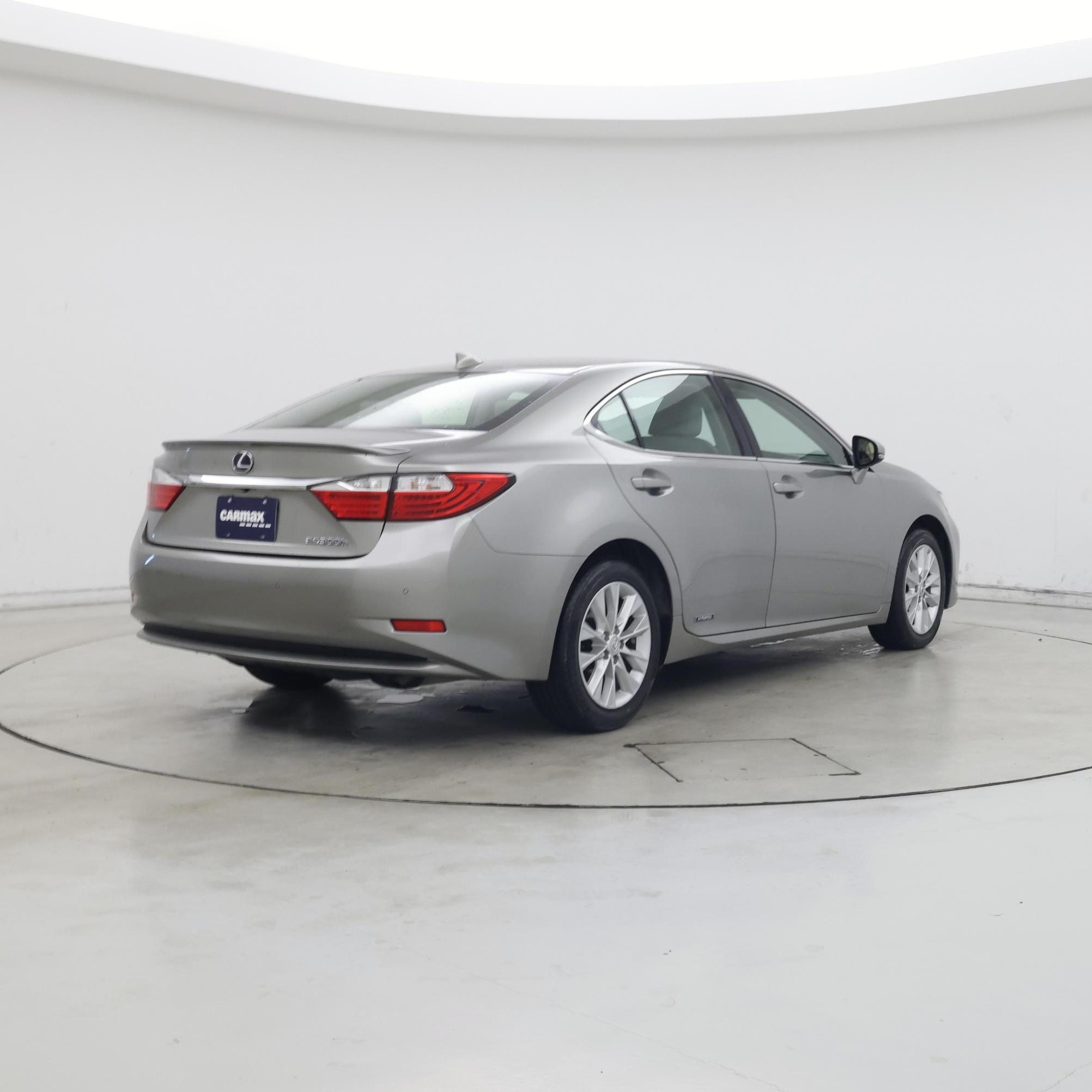 Thumbnail: 2015 Lexus ES - 8