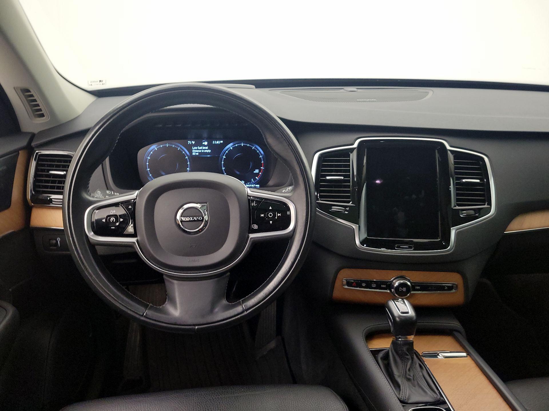 Thumbnail: 2021 Volvo XC90 - 10