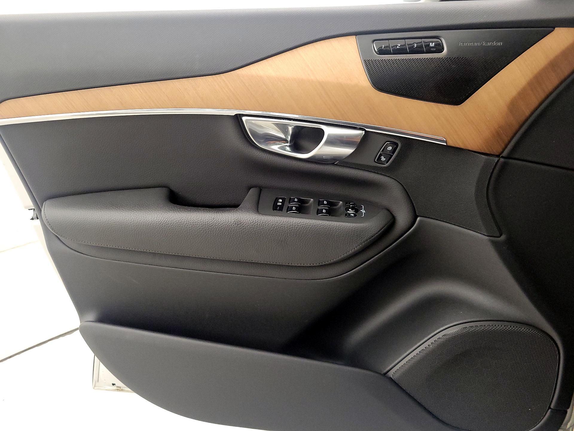 Thumbnail: 2021 Volvo XC90 - 12