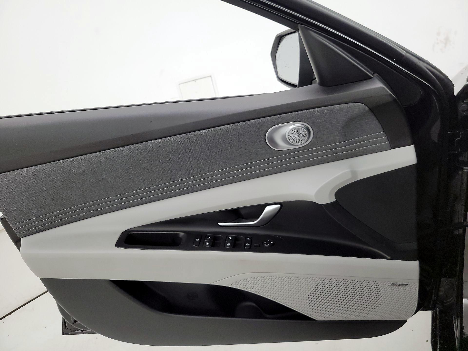 Thumbnail: 2023 Hyundai Elantra - 12