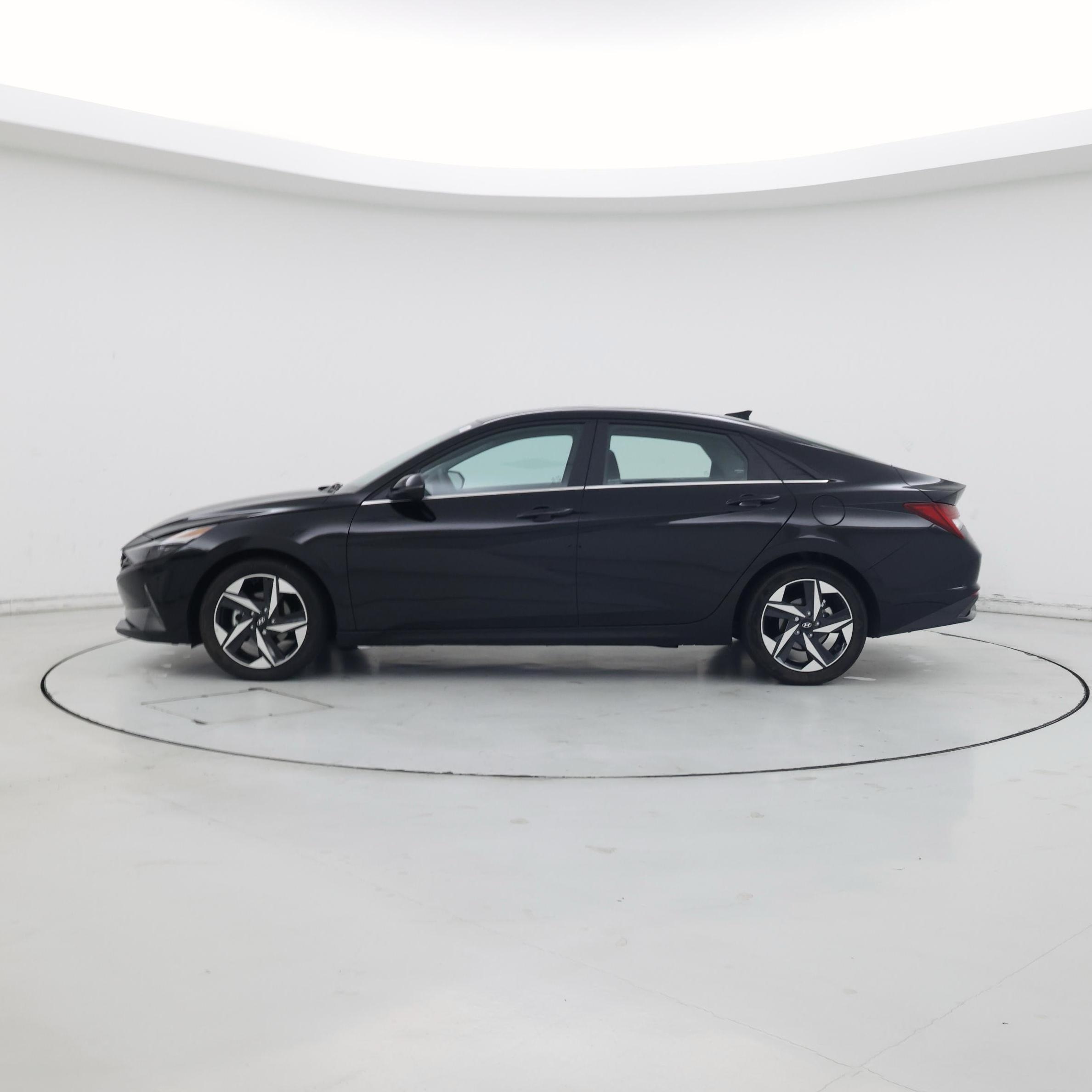 Thumbnail: 2023 Hyundai Elantra - 3
