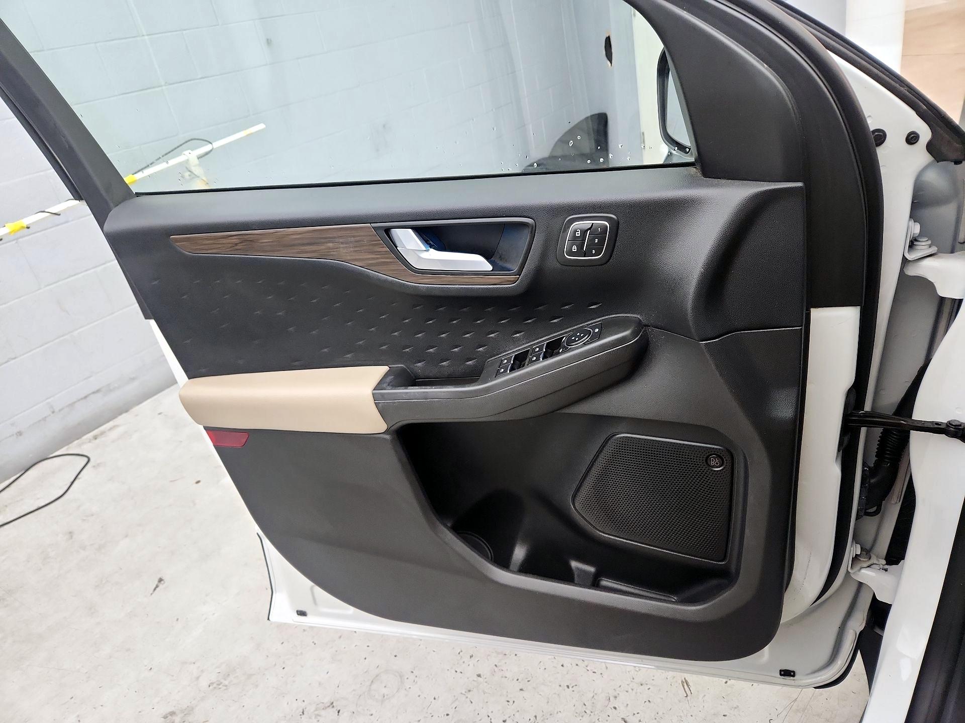 Thumbnail: 2020 Ford Escape - 12