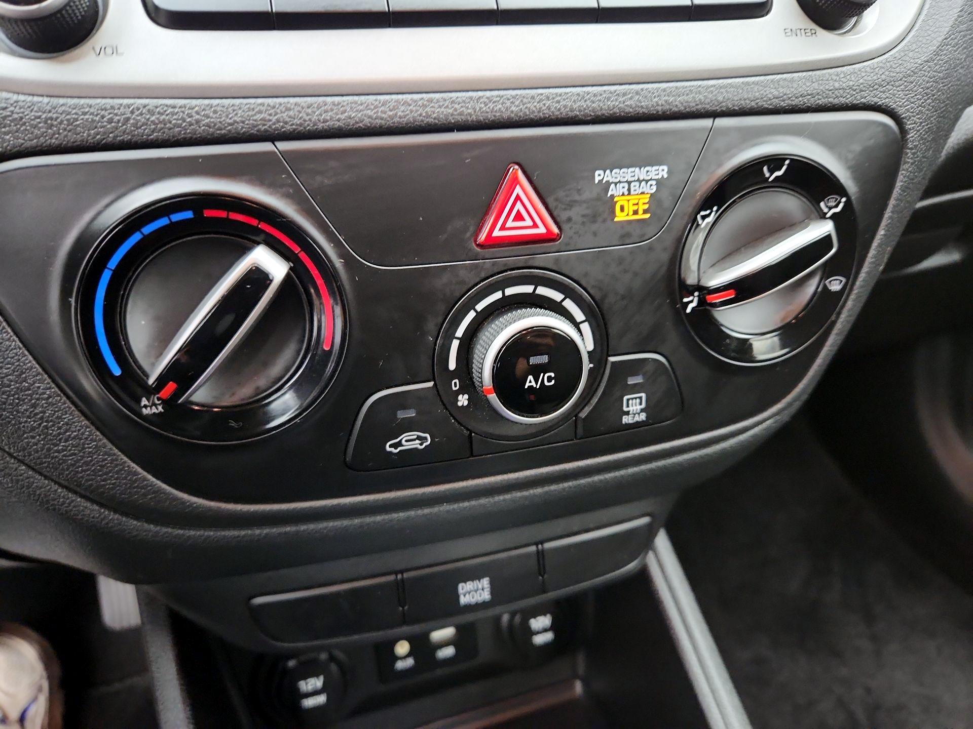 Thumbnail: 2019 Hyundai Accent - 16