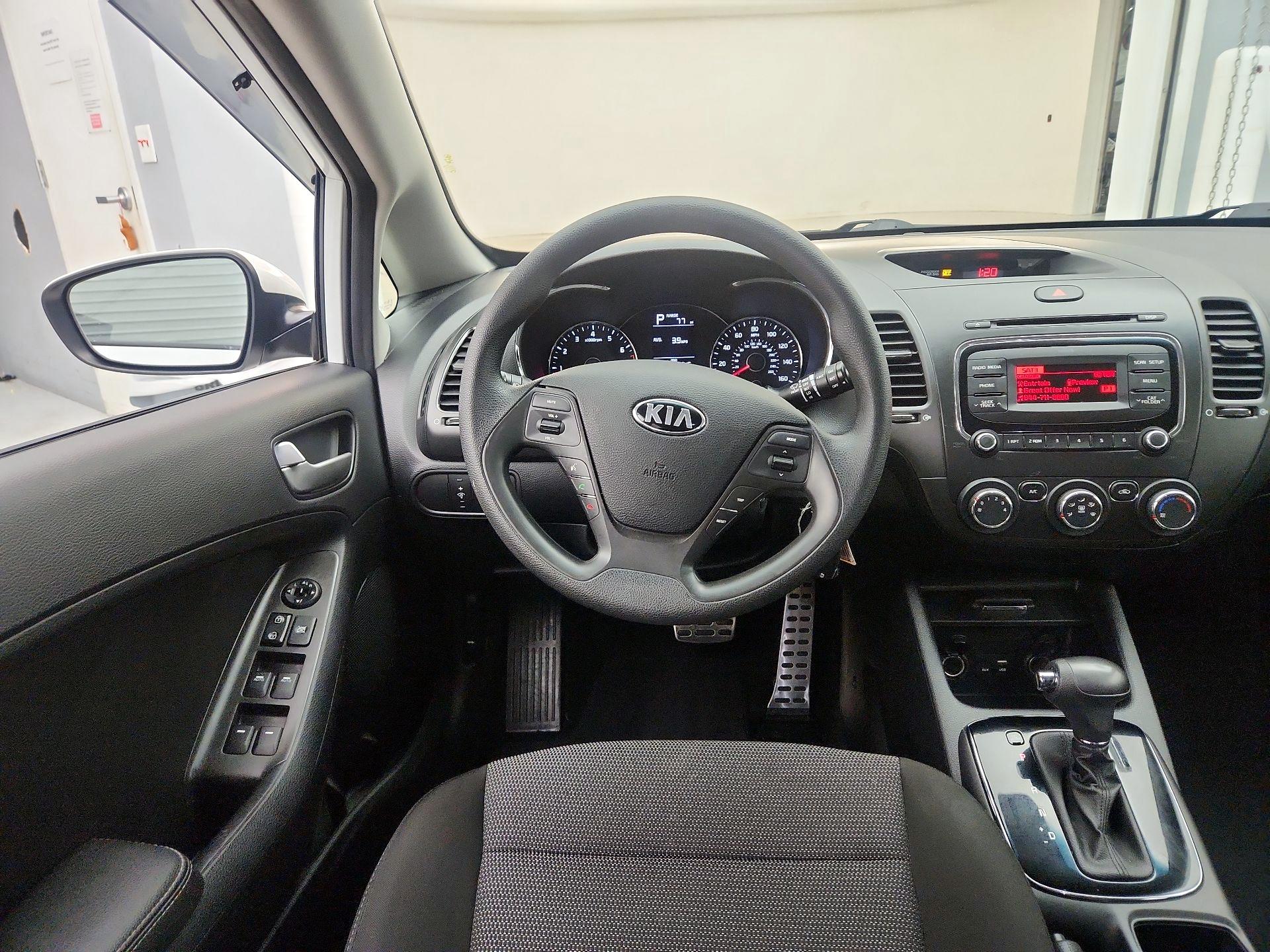 Thumbnail: 2017 Kia Forte - 10