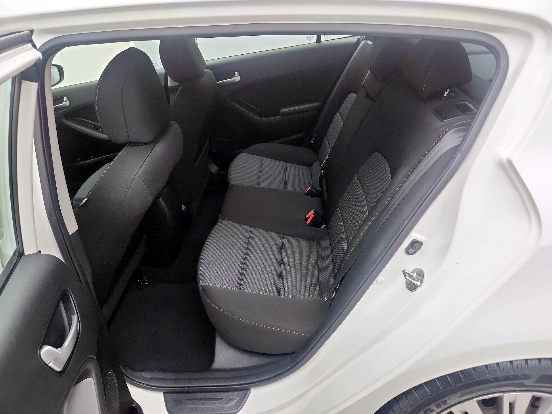 Thumbnail: 2017 Kia Forte - 18